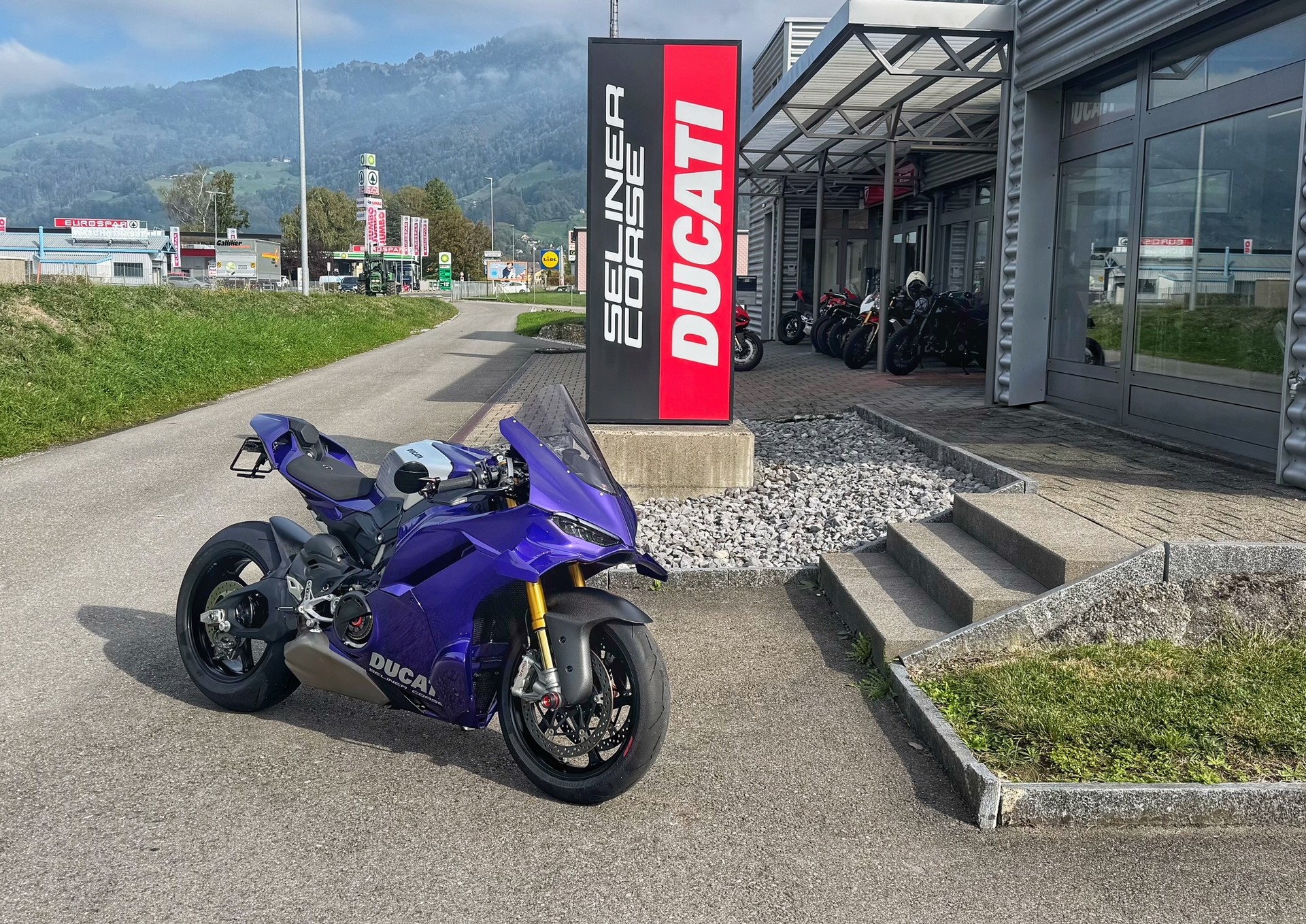 DUCATI Panigale V4 R-image-0