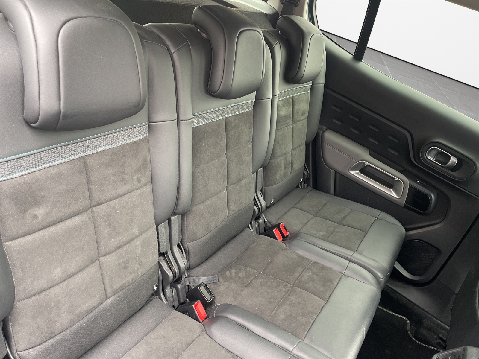 CITROEN C5 Aircross 1.6 Plug-in Hybrid Swiss Edition-image-13