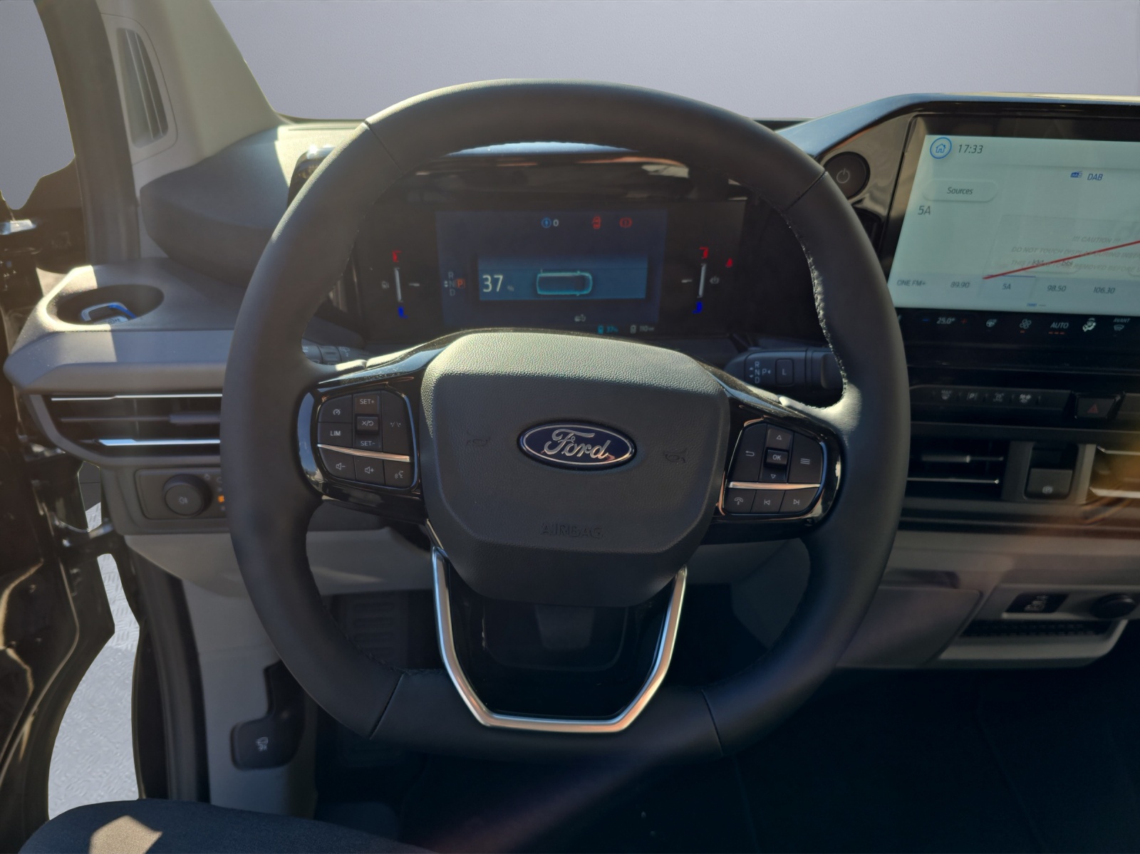 FORD E-Tourneo C bus 340 L2 Titaniu-image-5