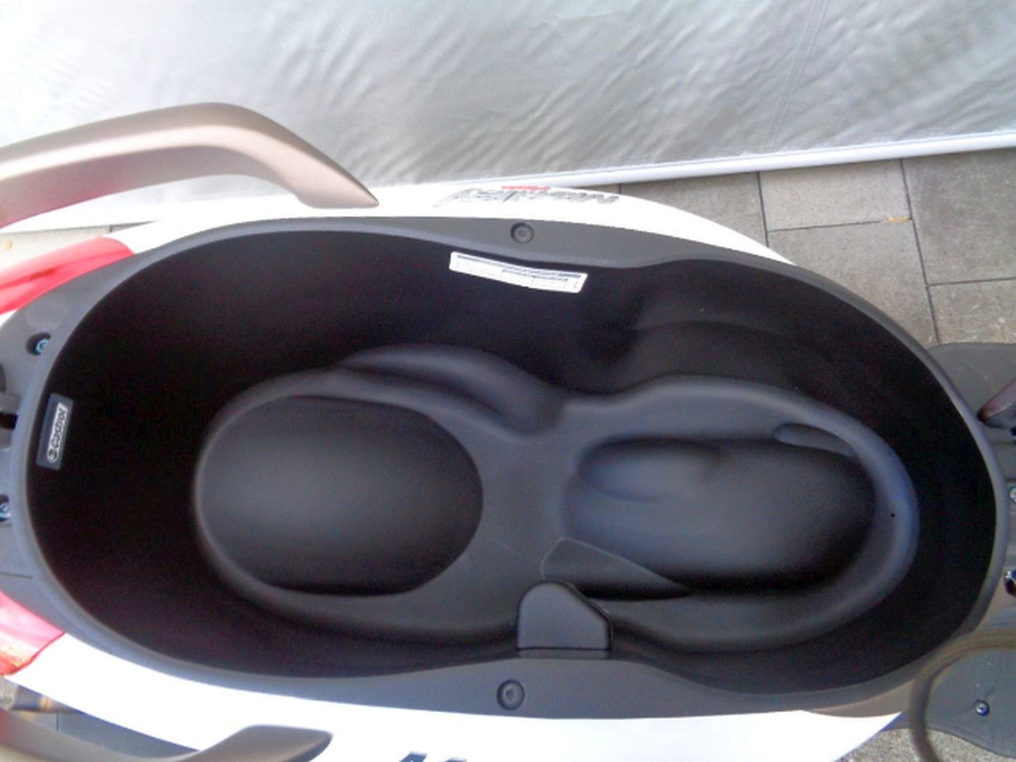 PIAGGIO MEDLEY SPORT 125 RST ABS-image-4