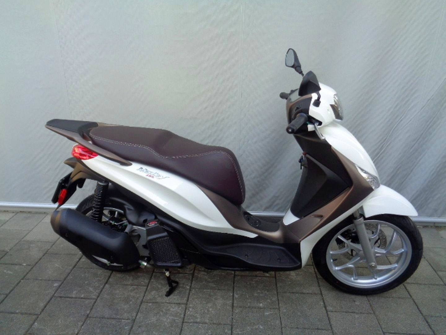 PIAGGIO MEDLEY SPORT 125 RST ABS-image-2