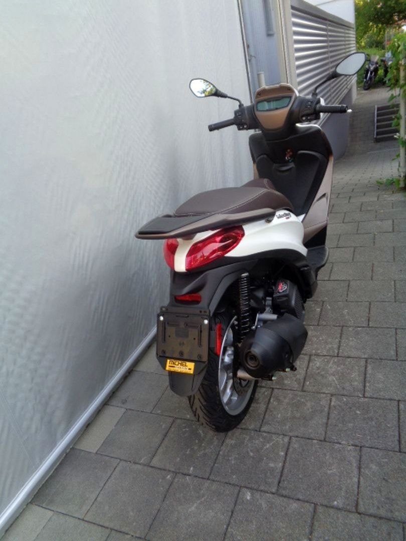 PIAGGIO MEDLEY SPORT 125 RST ABS-image-3