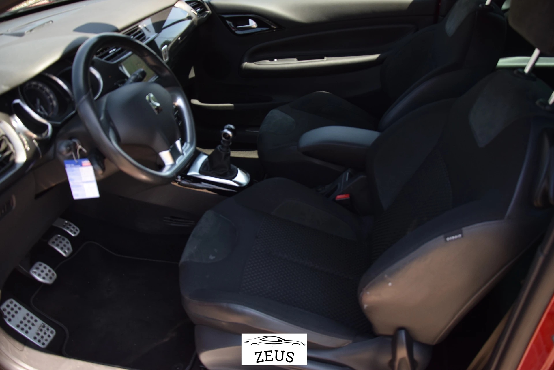 DS AUTOMOBILES DS3 1.6 THP Faubourg Addict-image-10