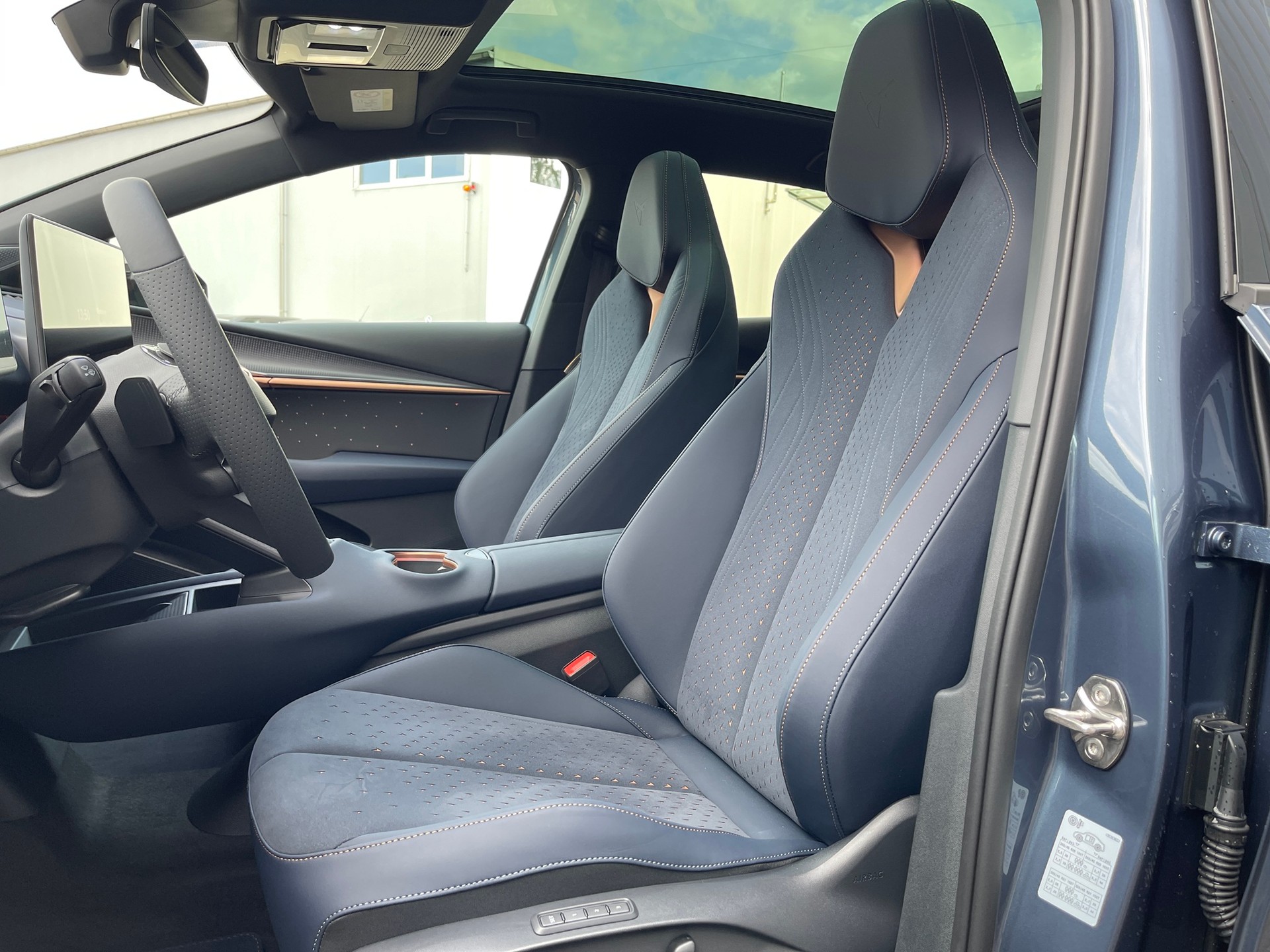 CUPRA Tavascan Type 9 77 kWh VZ Adrenaline-image-6