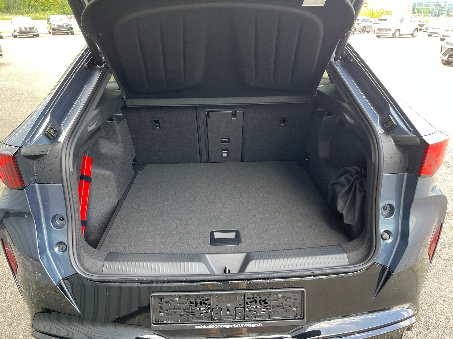 CUPRA Tavascan Type 9 77 kWh VZ Adrenaline-image-4
