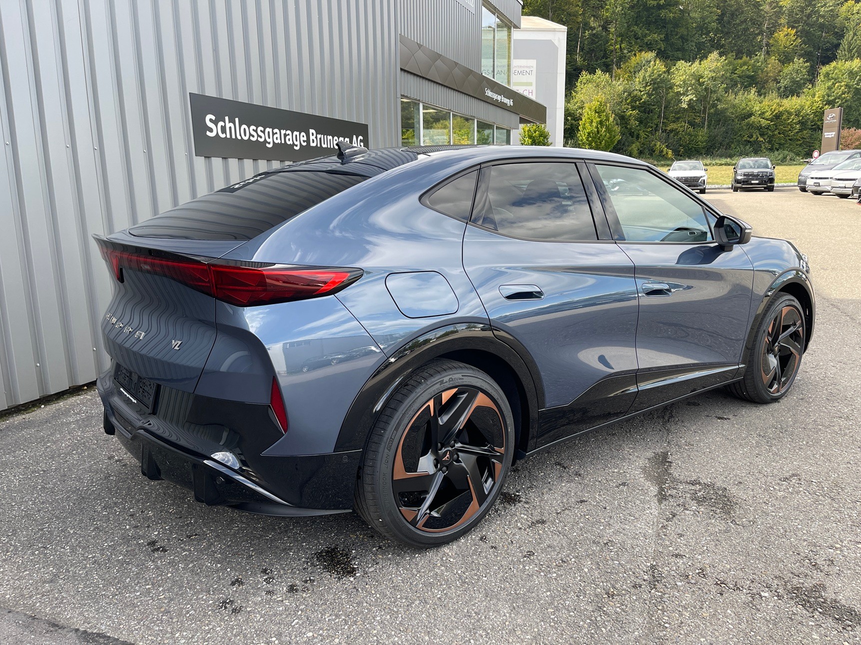 CUPRA Tavascan Type 9 77 kWh VZ Adrenaline-image-2