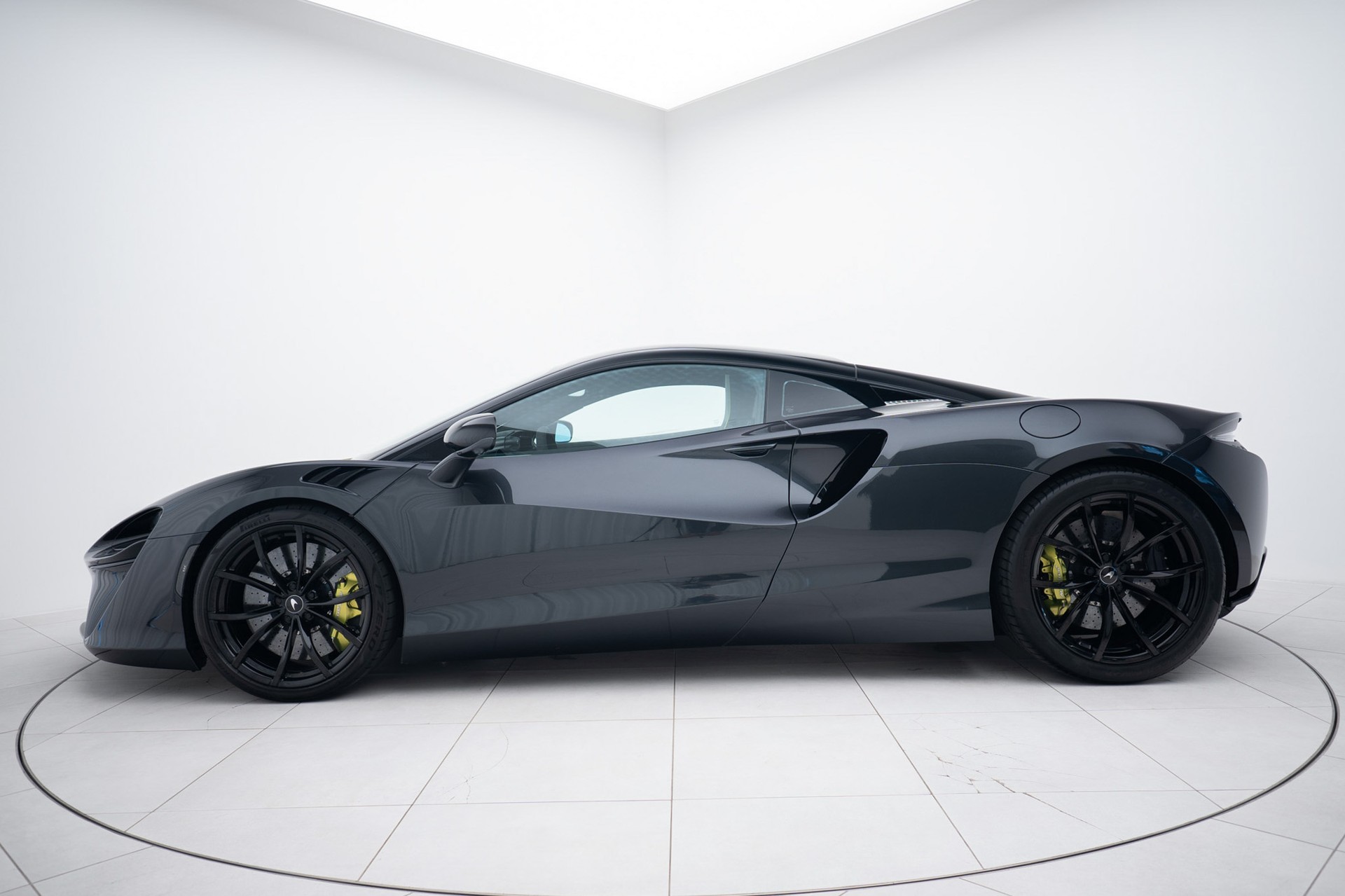 McLAREN ARTURA 3.0 V6-showroom-element-1