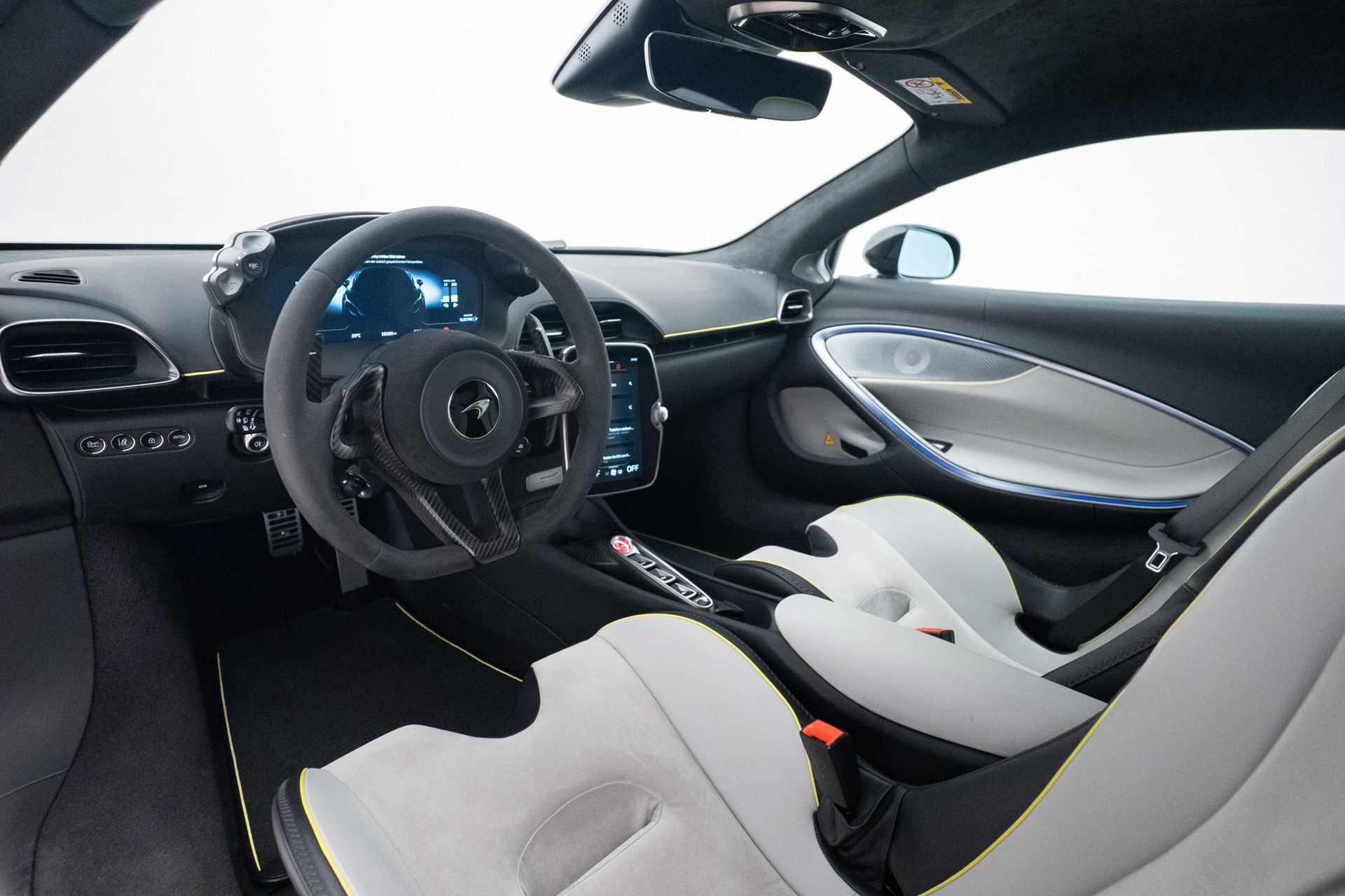 McLAREN ARTURA 3.0 V6-image-5