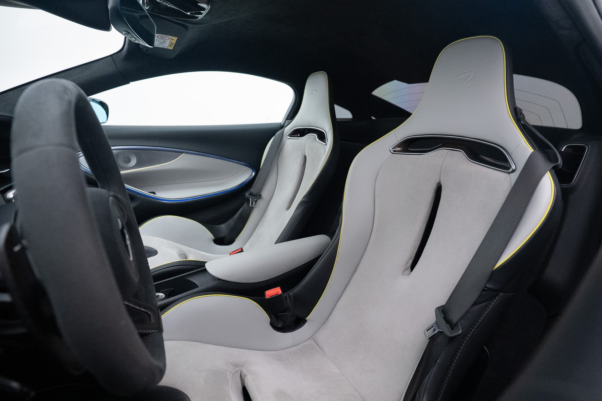 McLAREN ARTURA 3.0 V6-image-6