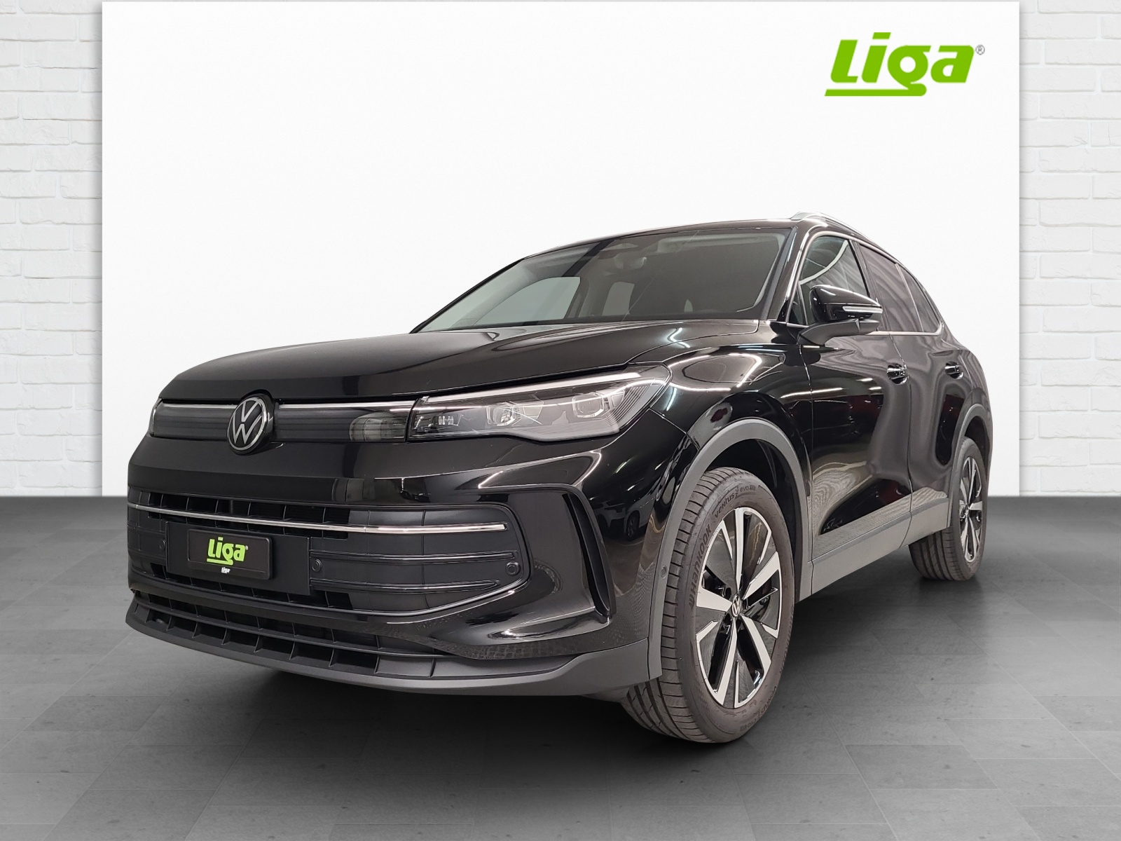 VW Tiguan 2.0 TSI Life United DSG 4motion-showroom-element-1