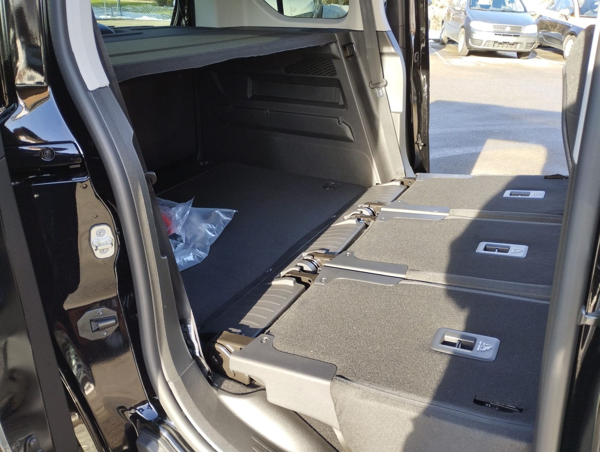 FIAT E-Doblò Elektro 100kW Lounge-image-25