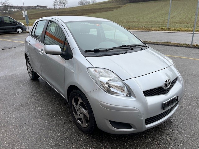 TOYOTA Yaris 1.33 Linea Luna Multimode-image-2