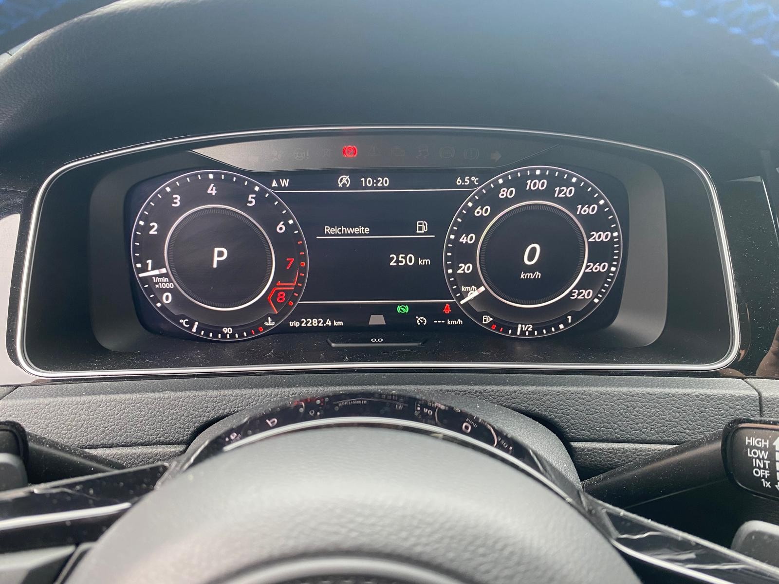 VW Golf 2.0 TSI R 4Motion DSG-image-10