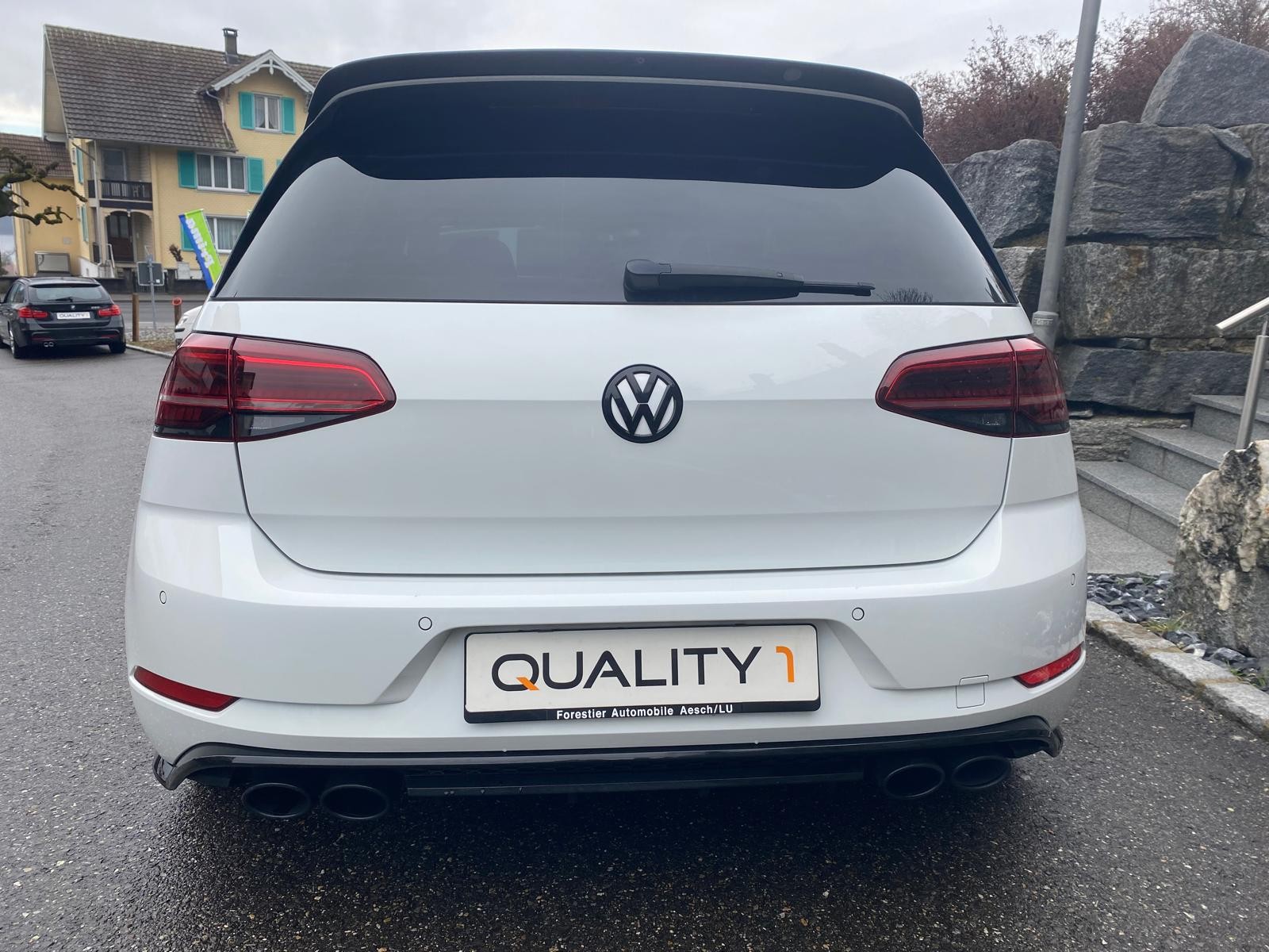 VW Golf 2.0 TSI R 4Motion DSG-image-3