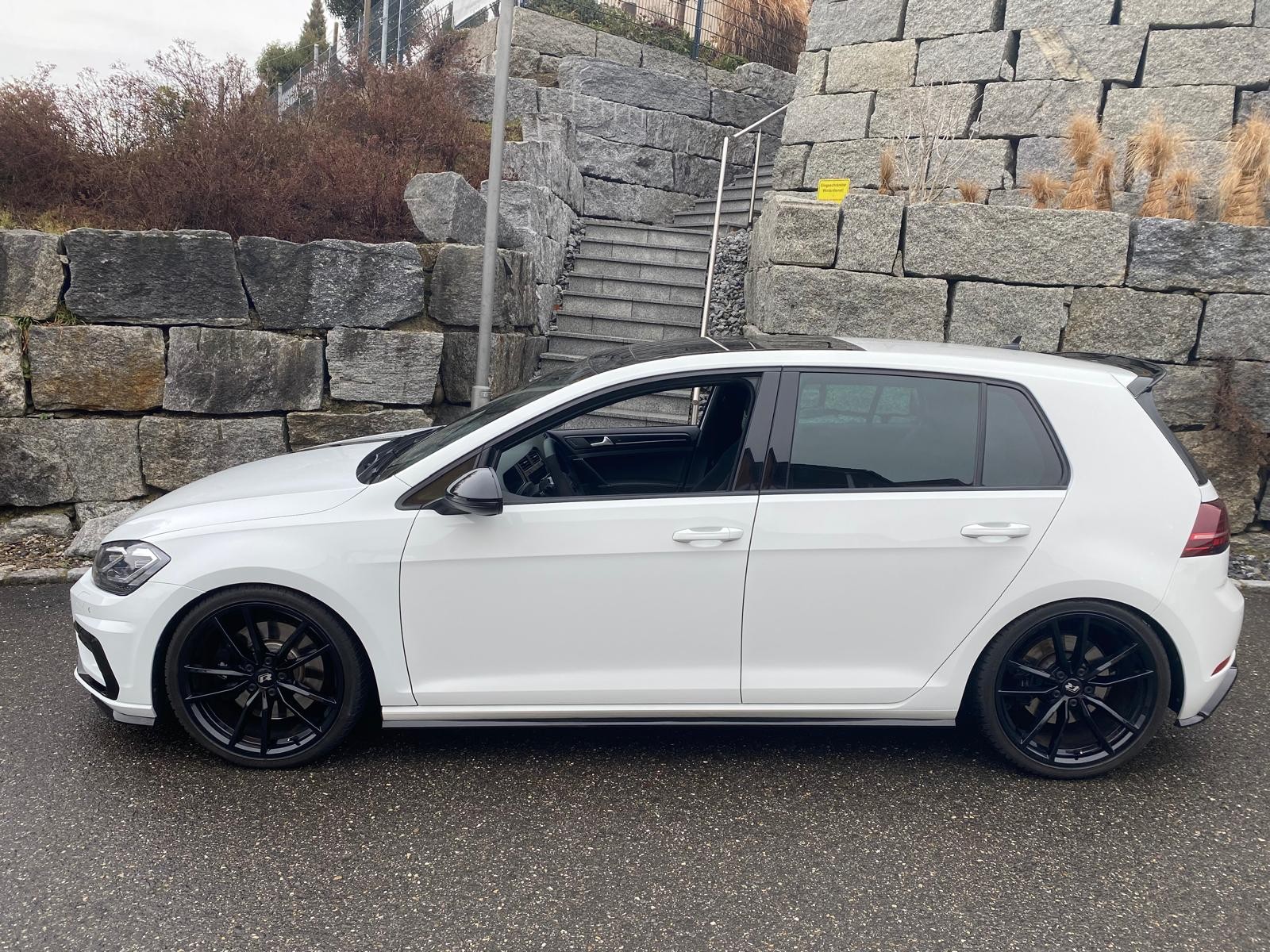 VW Golf 2.0 TSI R 4Motion DSG-image-1