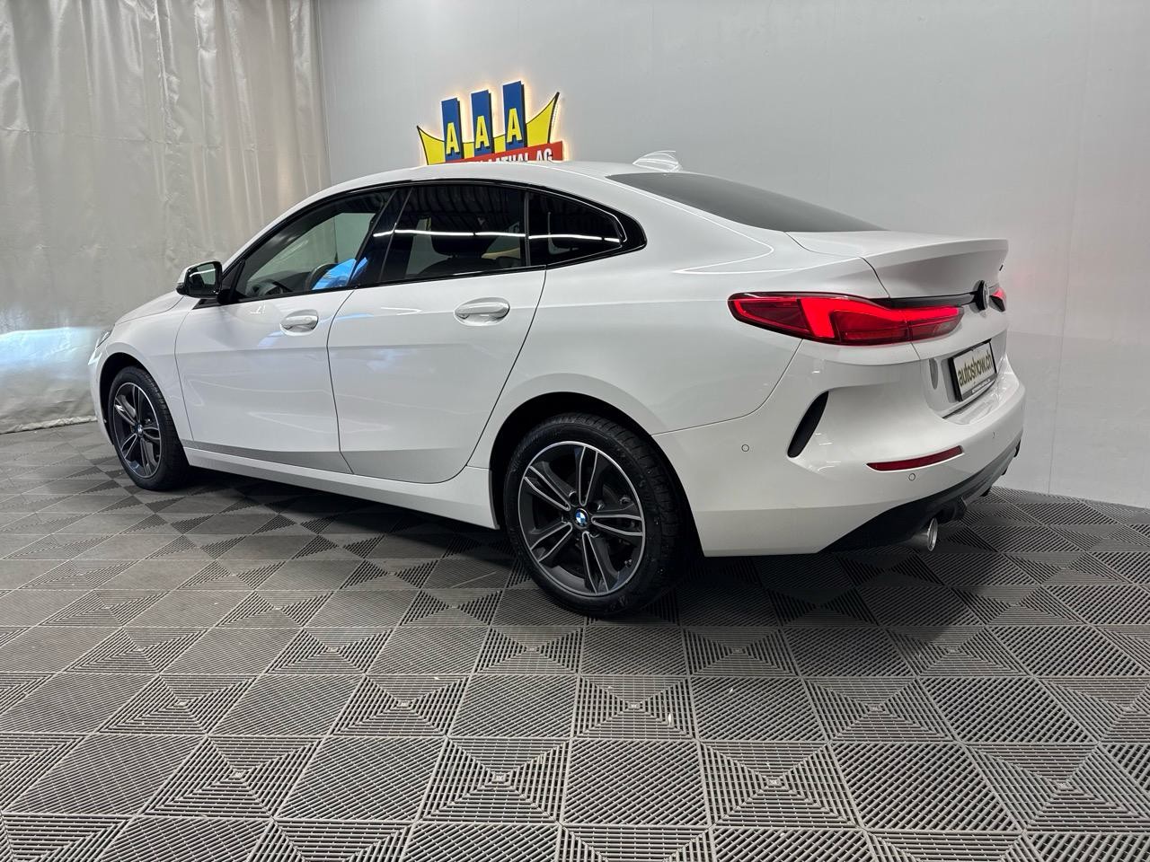 BMW 218d Gran Coupé M Sport Steptronic-showroom-element-1
