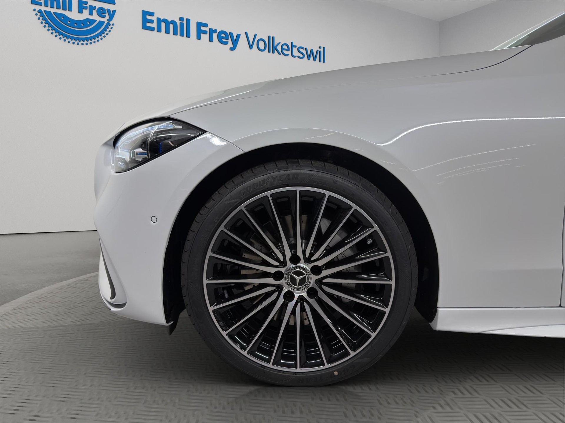 MERCEDES-BENZ C 220 d Swiss Star AMG Line 4matic Kombi-showroom-element-3