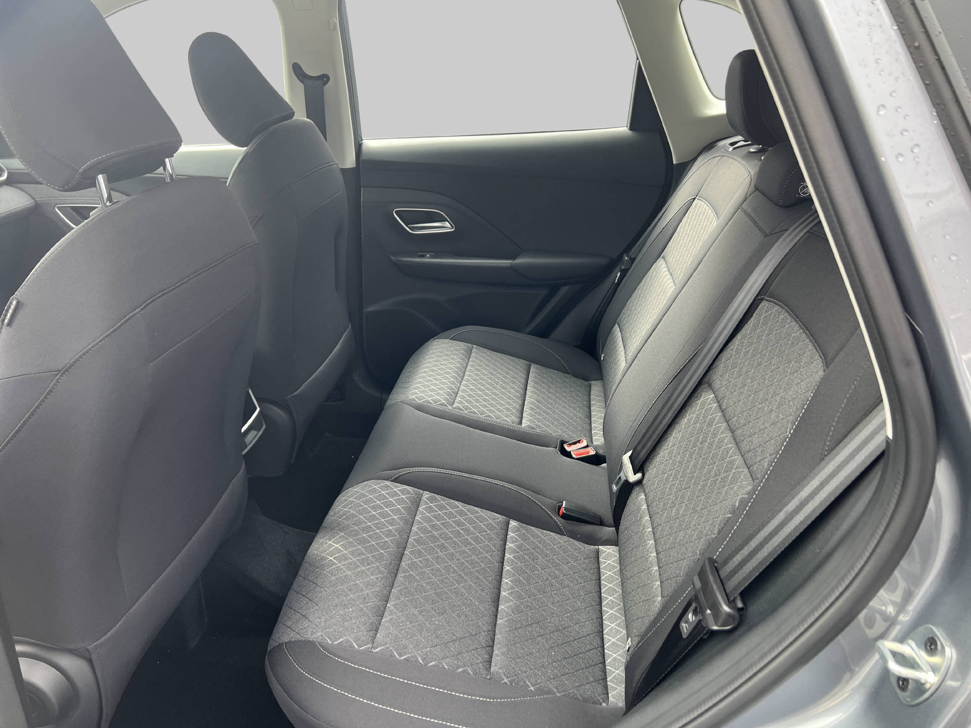 MG ZS 1.5 Hybrid+ Standard-image-8