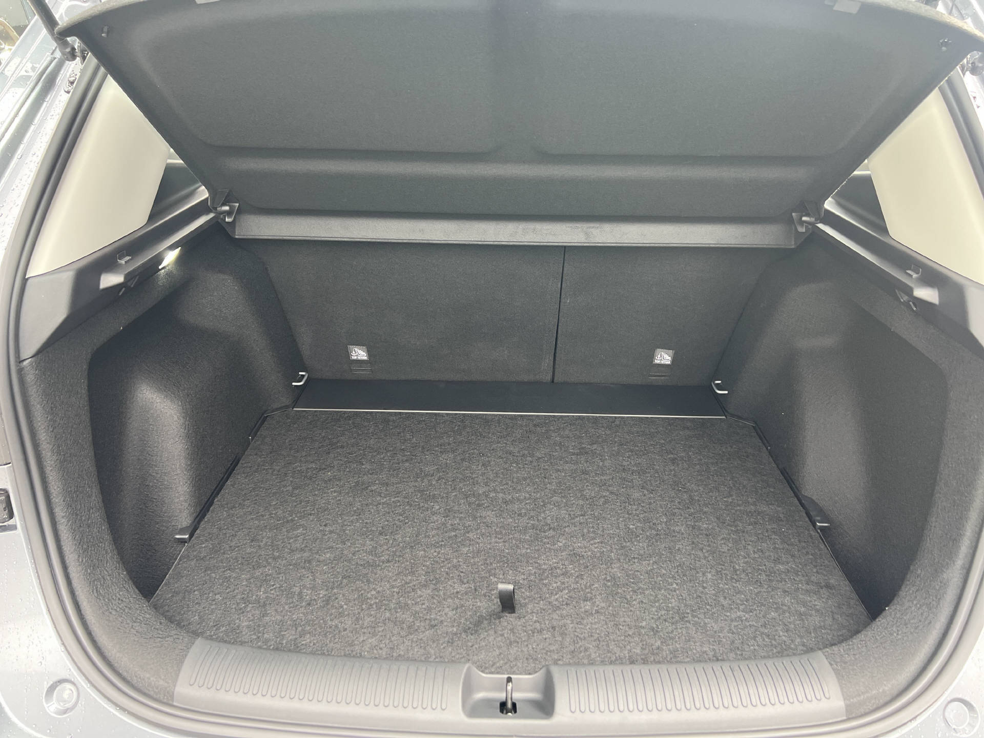 MG ZS 1.5 Hybrid+ Standard-image-9
