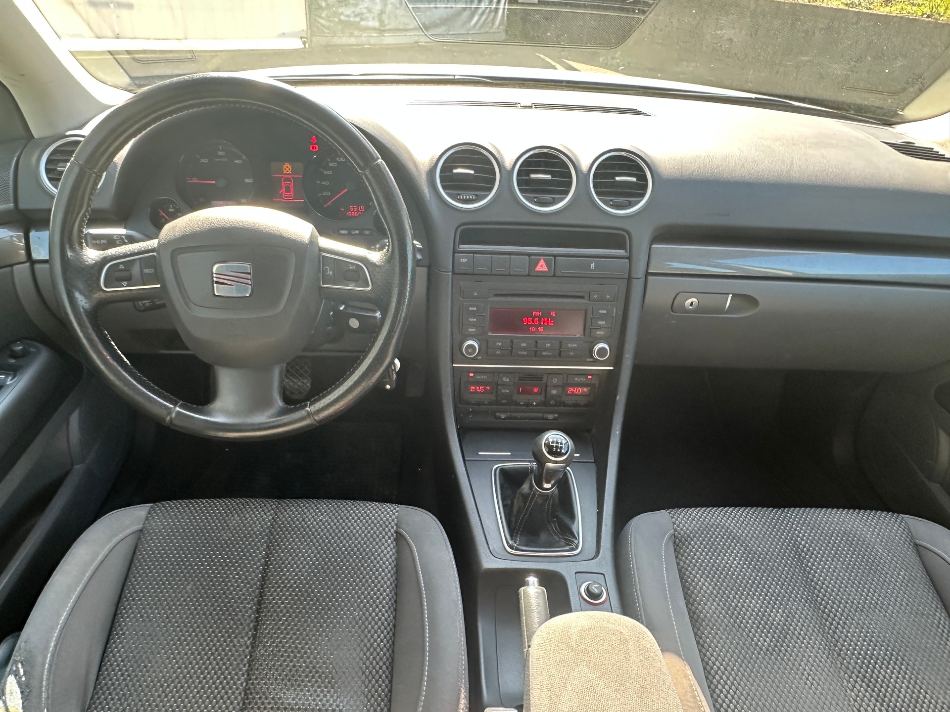 SEAT Exeo ST 2.0 TDI Solution-image-8