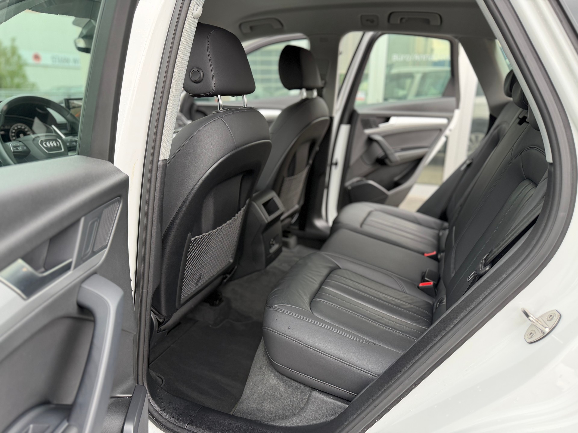 AUDI Q5 40 TDI quattro S-tronic-image-9
