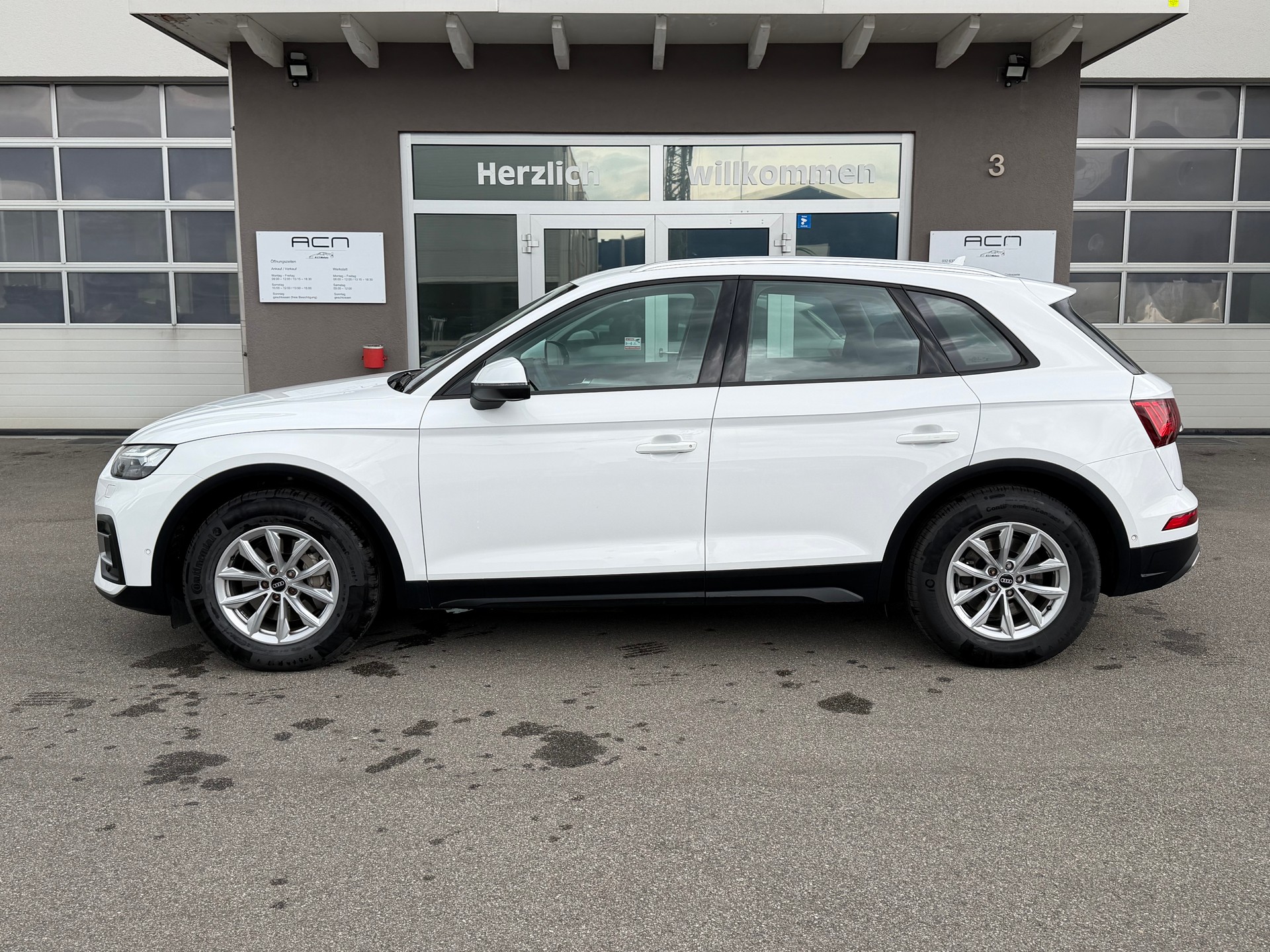 AUDI Q5 40 TDI quattro S-tronic-showroom-element-3