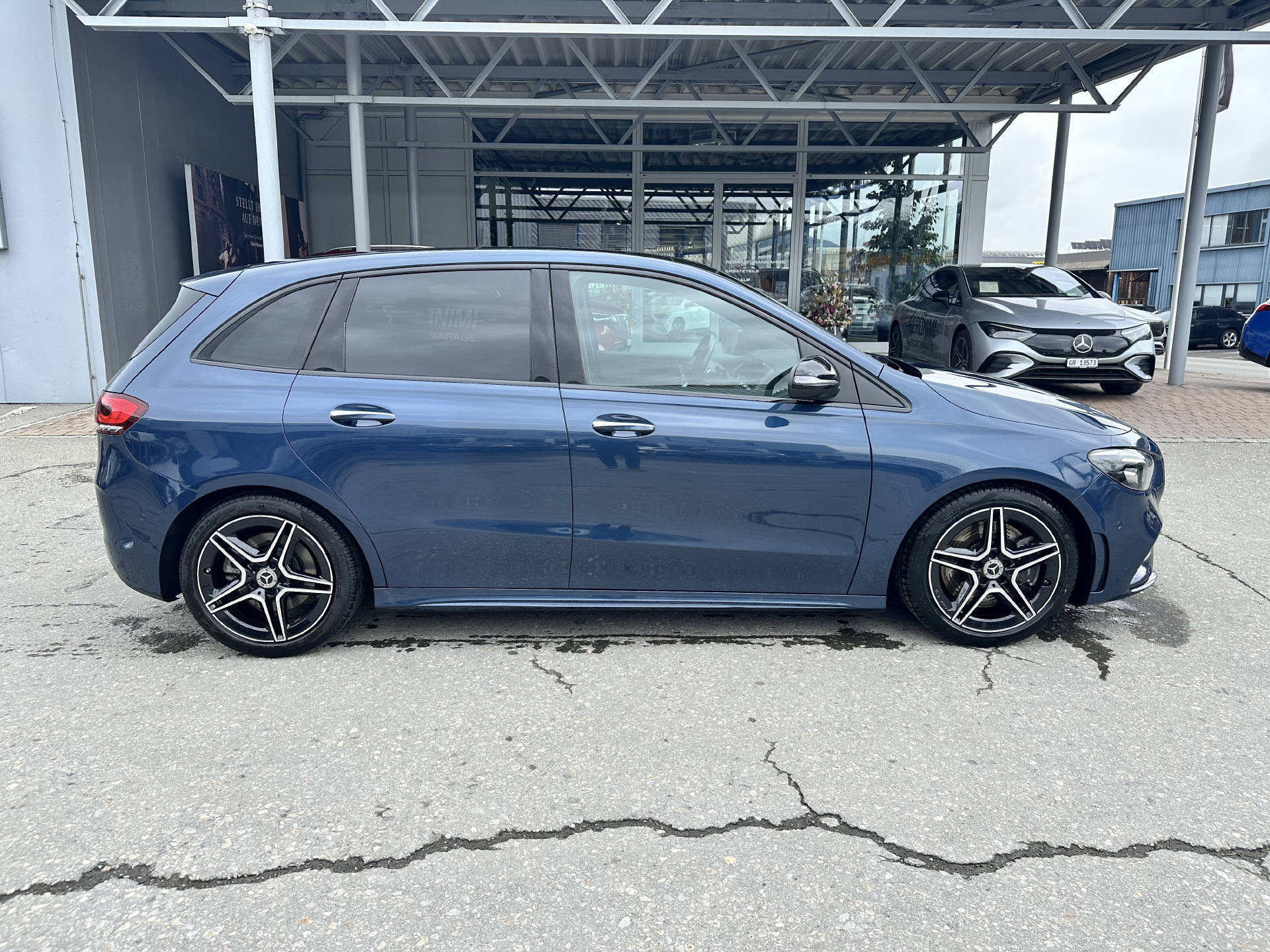 MERCEDES-BENZ B 250 AMG Line 4matic-showroom-element-1