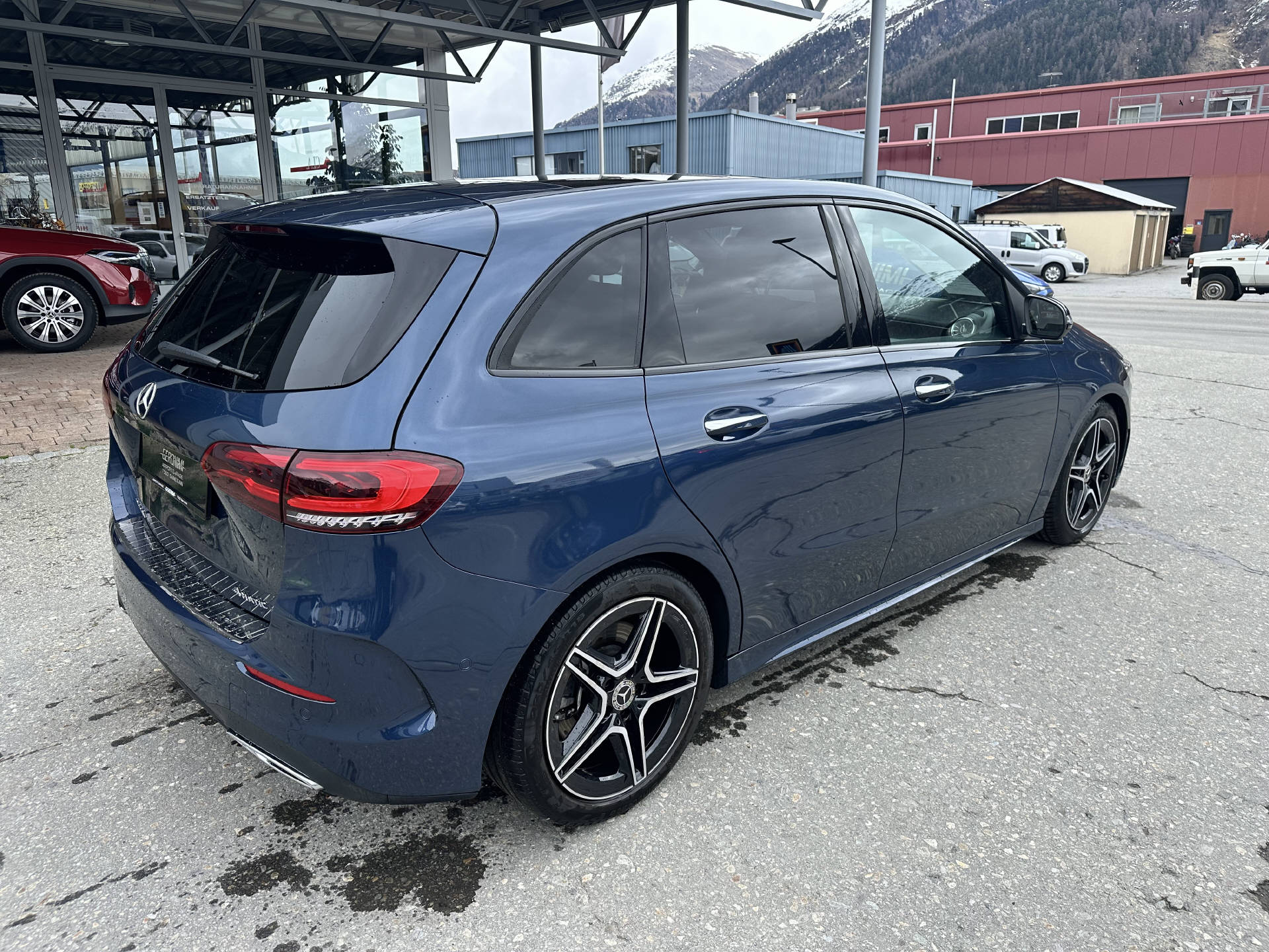 MERCEDES-BENZ B 250 AMG Line 4matic-image-8