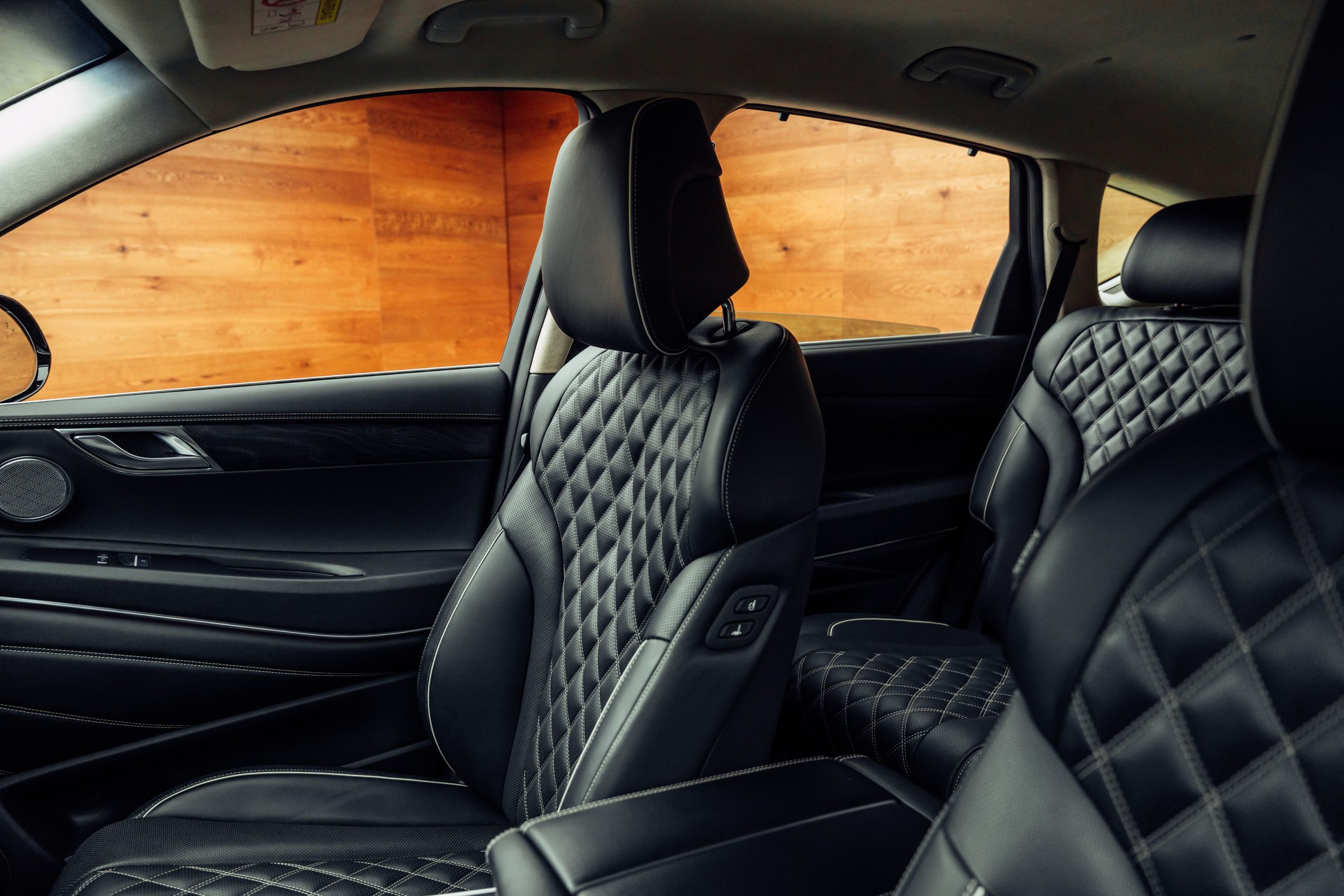 GENESIS GV80 2.5 TGDI Luxus 7 Seater AT8 AWD-image-6