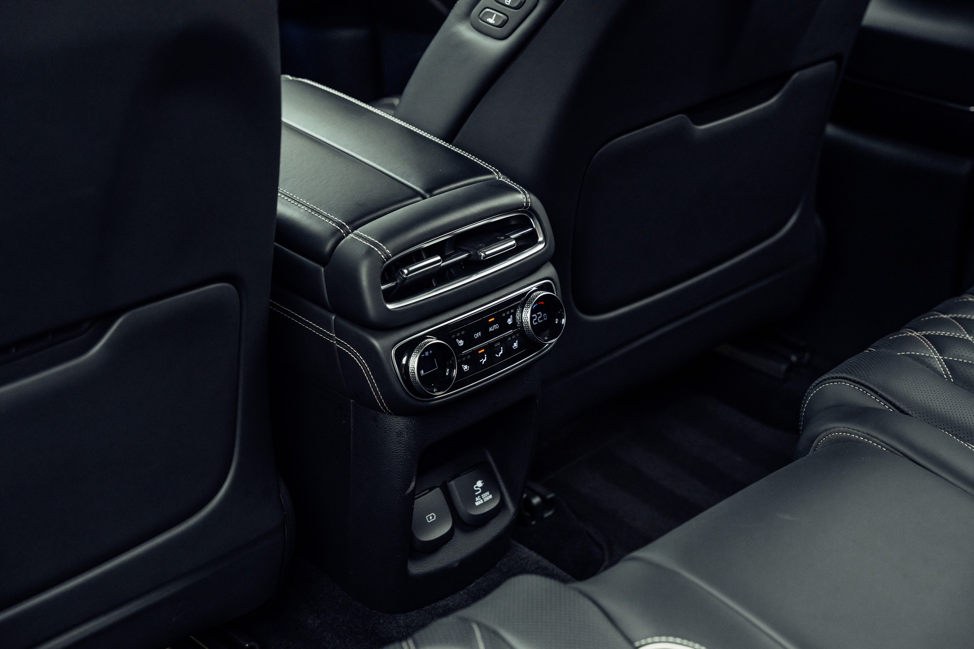 GENESIS GV80 2.5 TGDI Luxus 7 Seater AT8 AWD-image-12