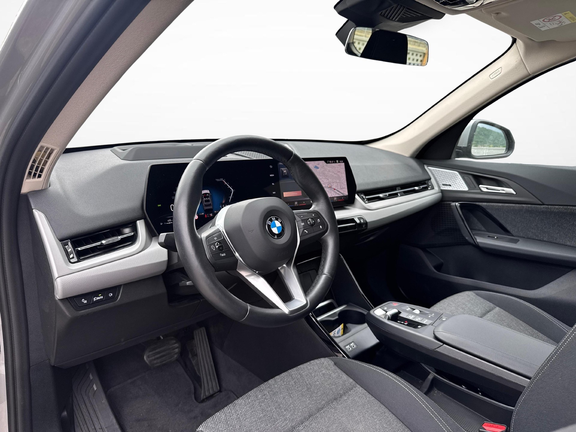 BMW X1 20d xDrive paddles-image-10