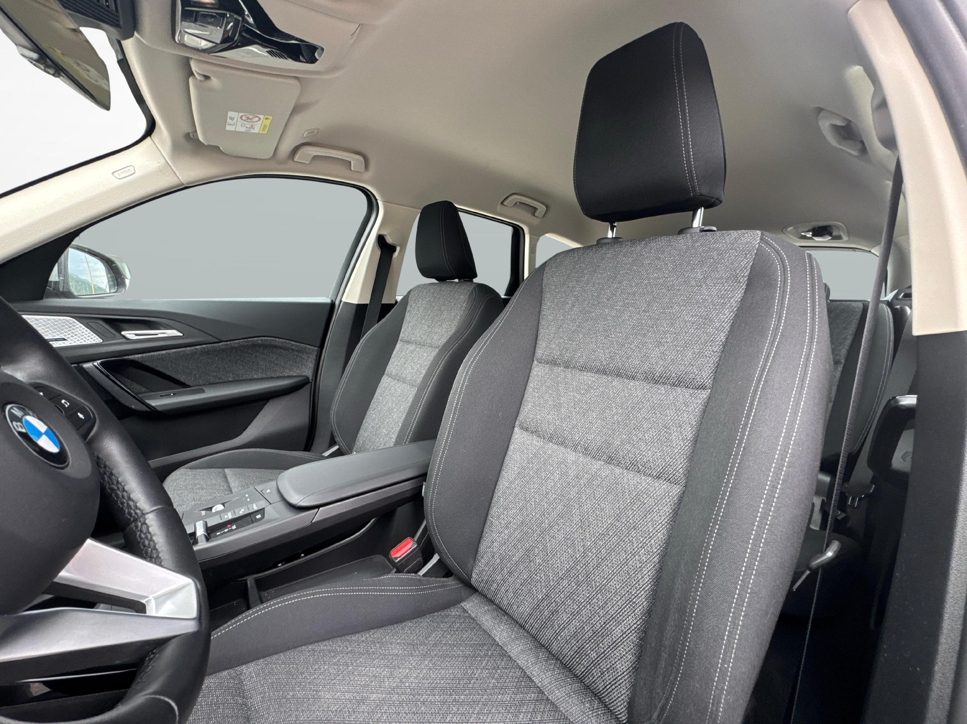 BMW X1 20d xDrive paddles-image-11