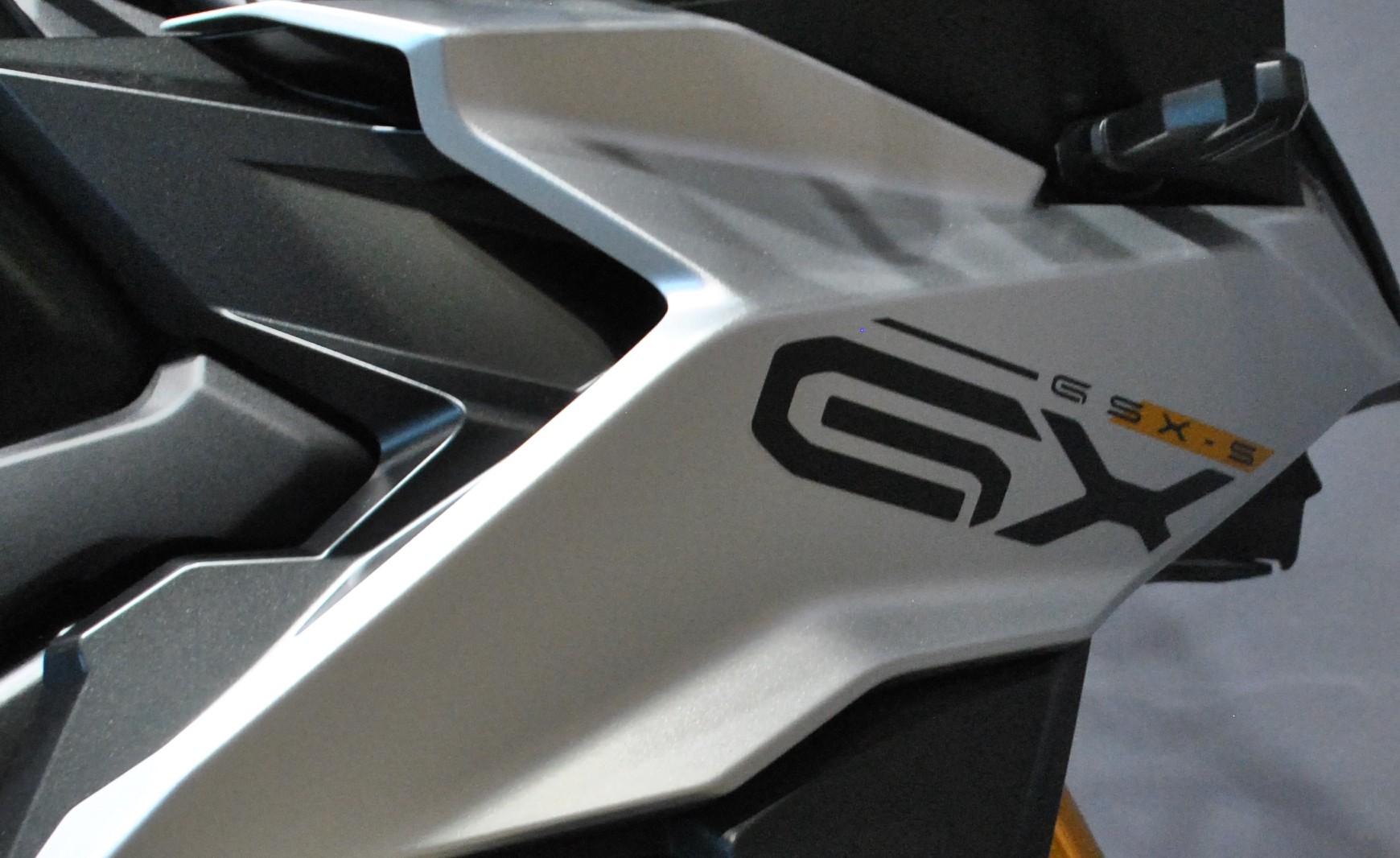 SUZUKI GSX-S 1000 GX-image-6