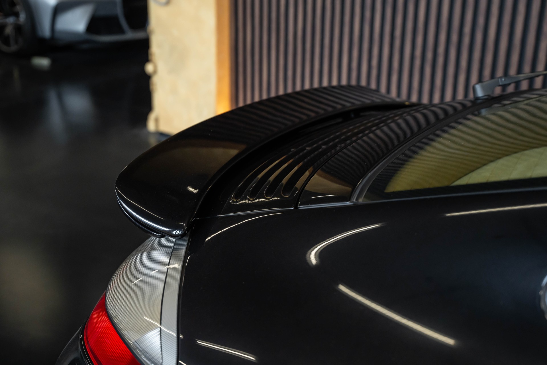 PORSCHE 911 Turbo-image-30
