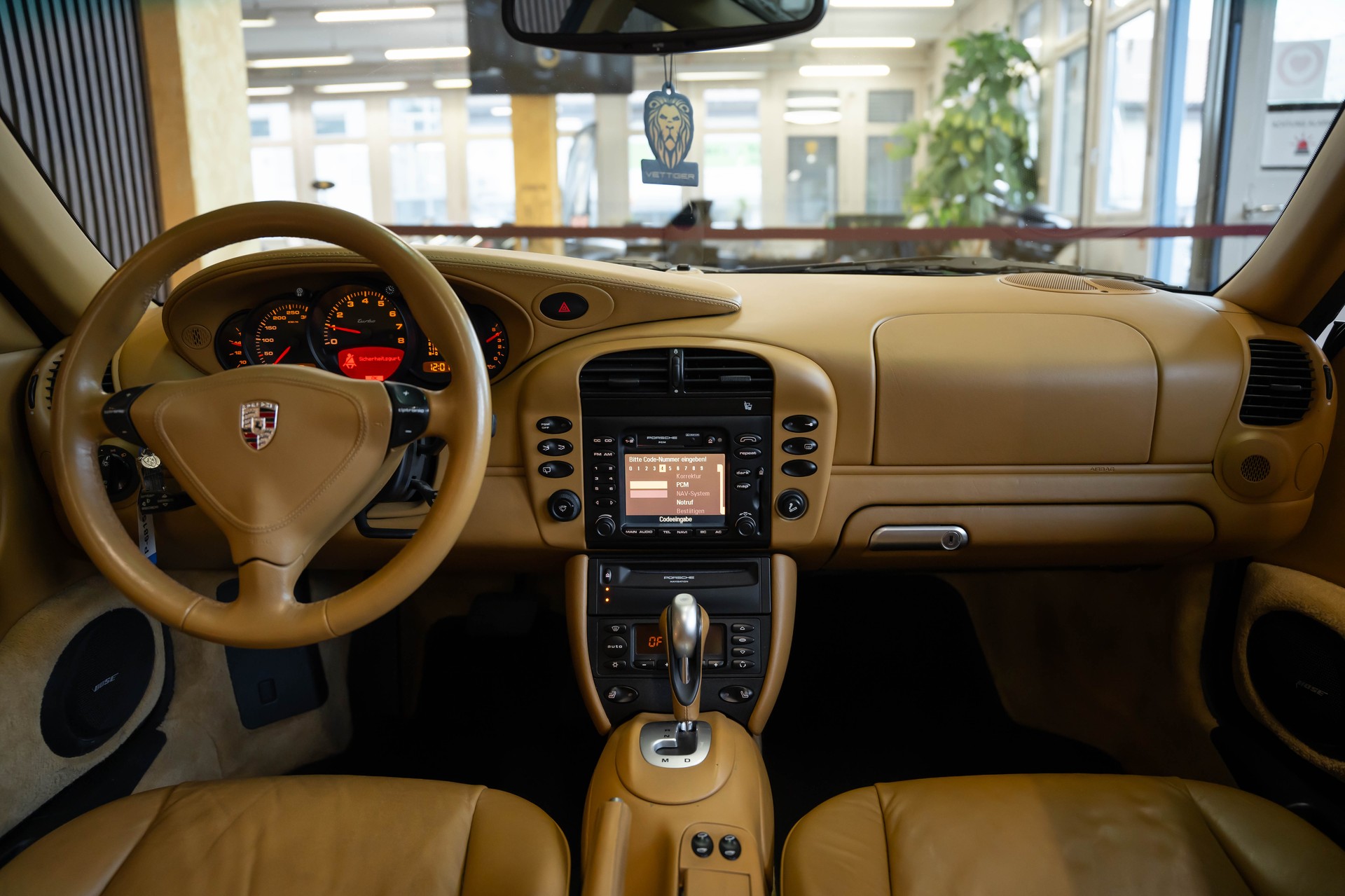 PORSCHE 911 Turbo-image-8