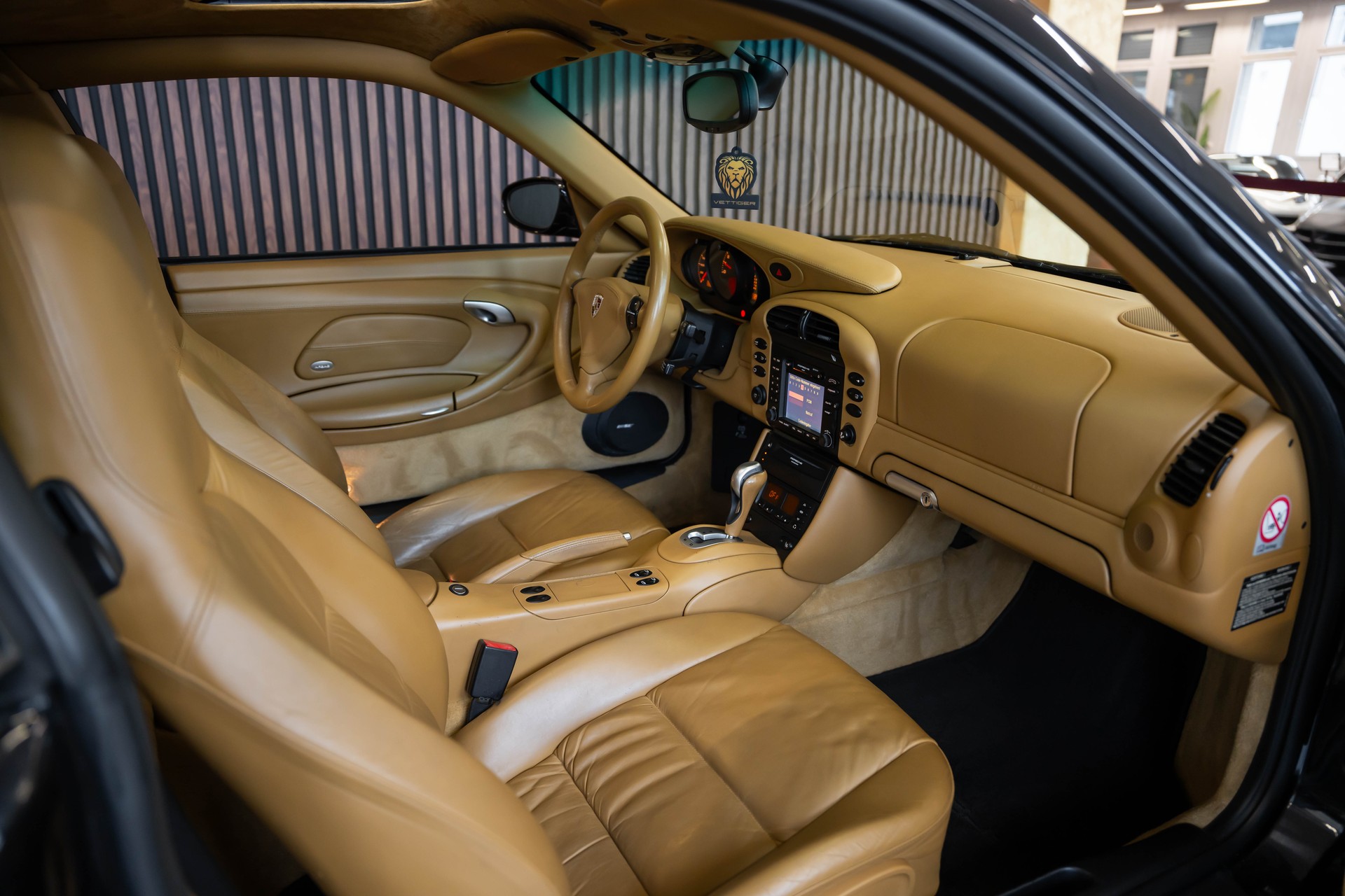 PORSCHE 911 Turbo-image-11