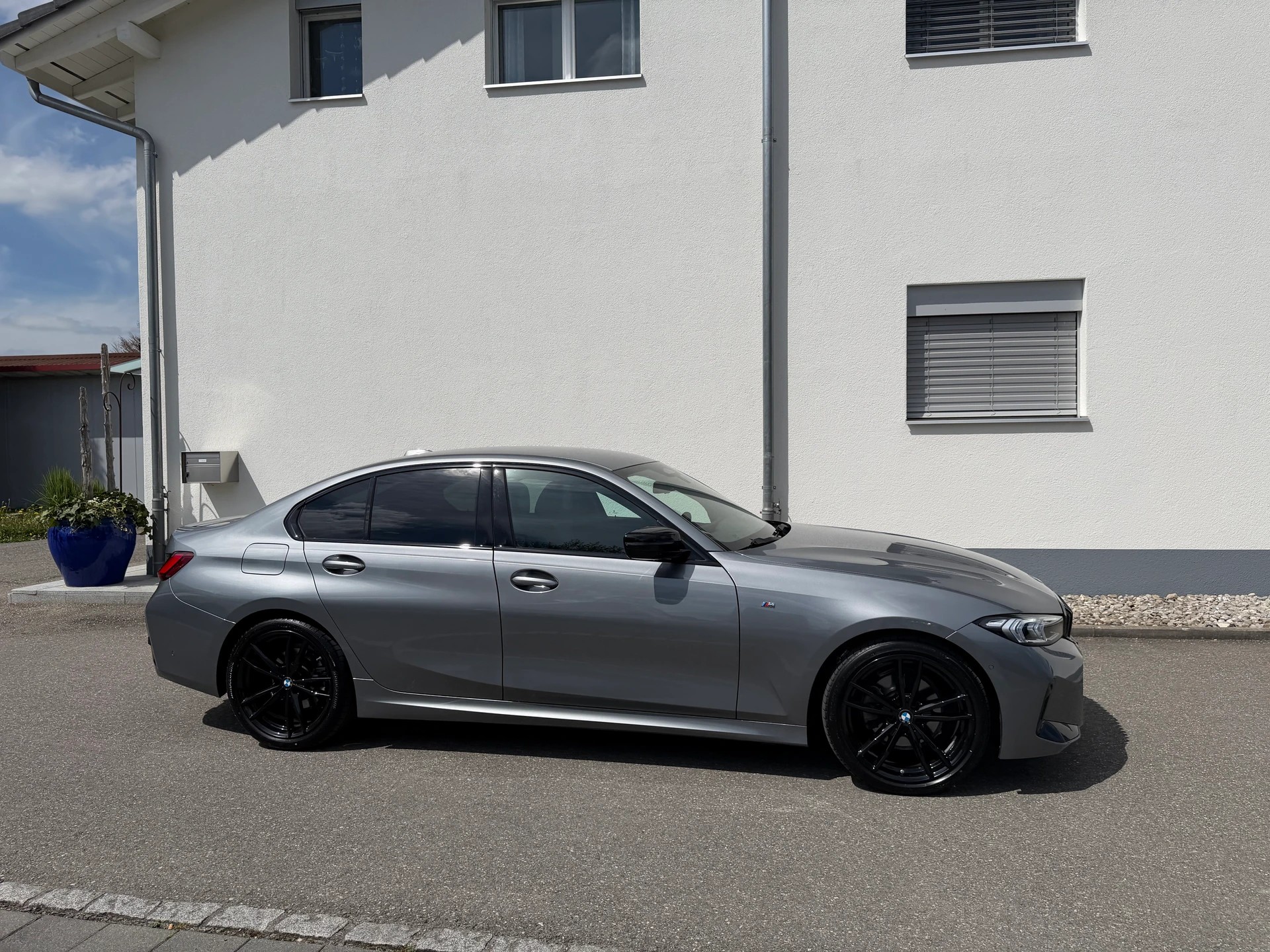 BMW 320d xDrive 48V Steptronic M Sport-showroom-element-3