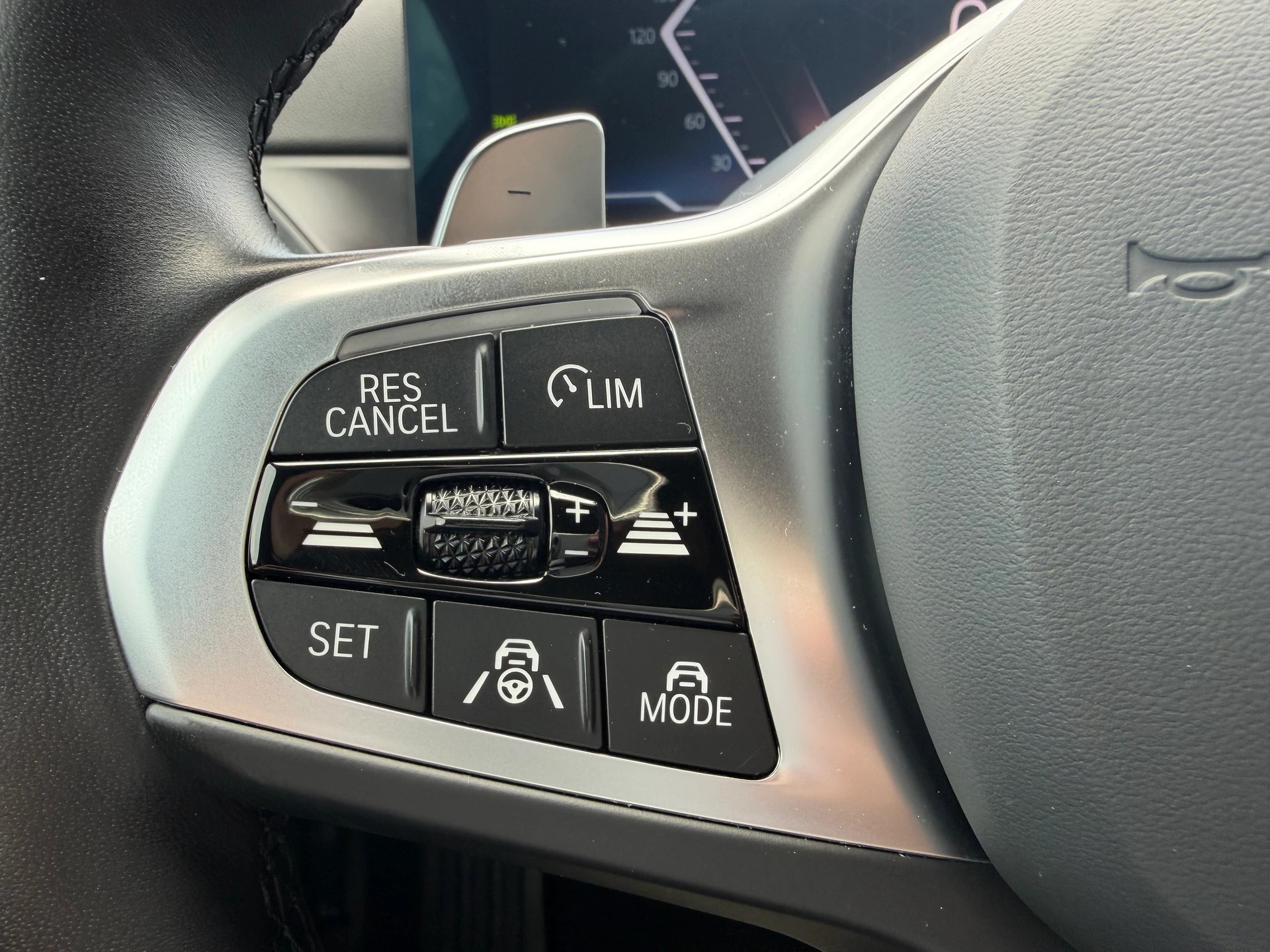 BMW 320d xDrive 48V Steptronic M Sport-image-20