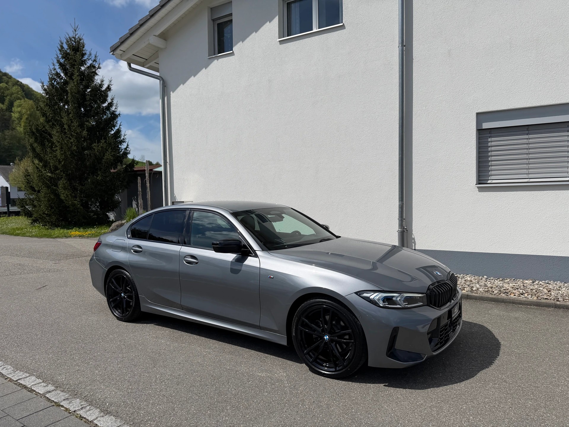 BMW 320d xDrive 48V Steptronic M Sport-showroom-element-2