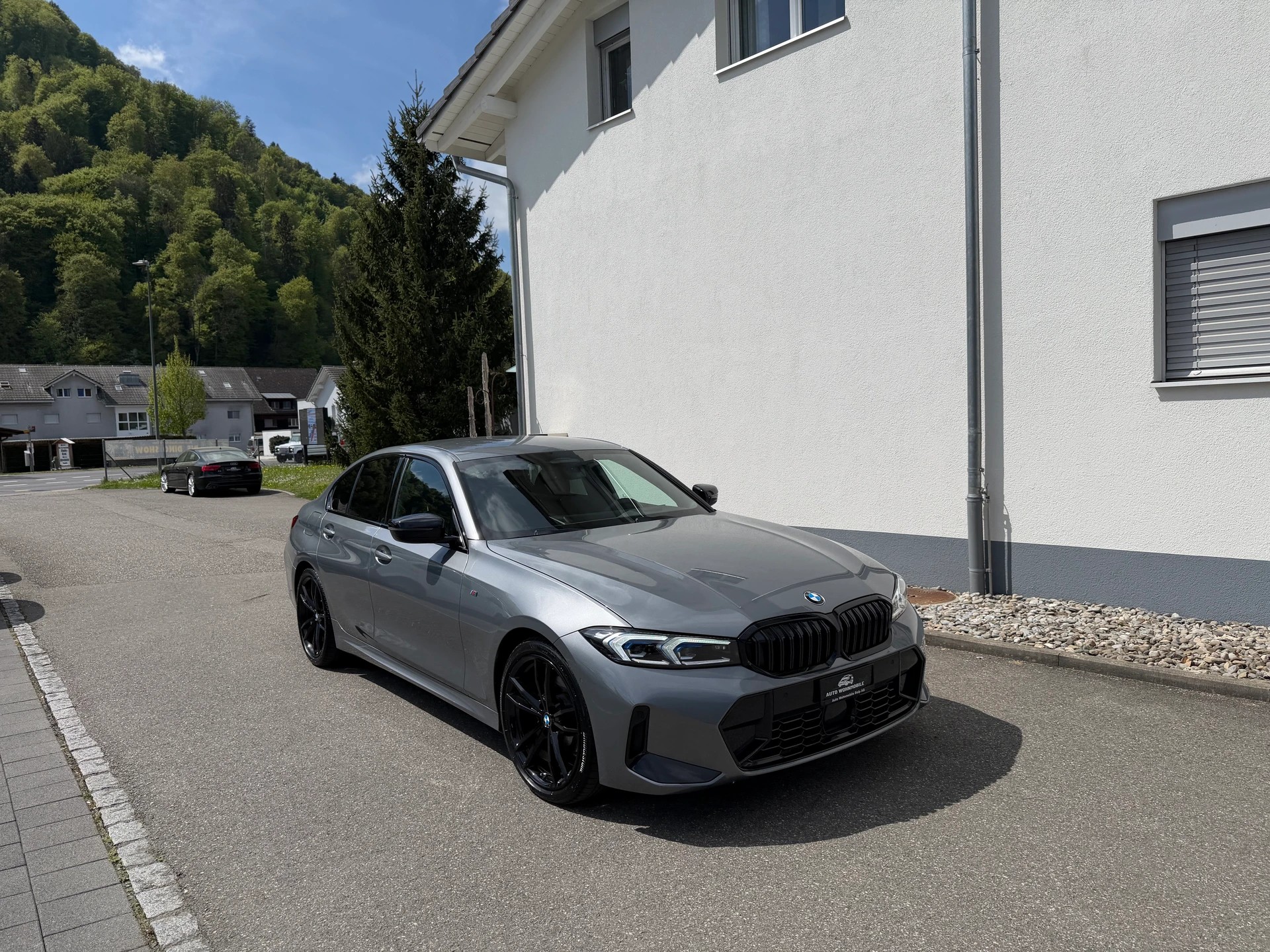 BMW 320d xDrive 48V Steptronic M Sport-showroom-element-1