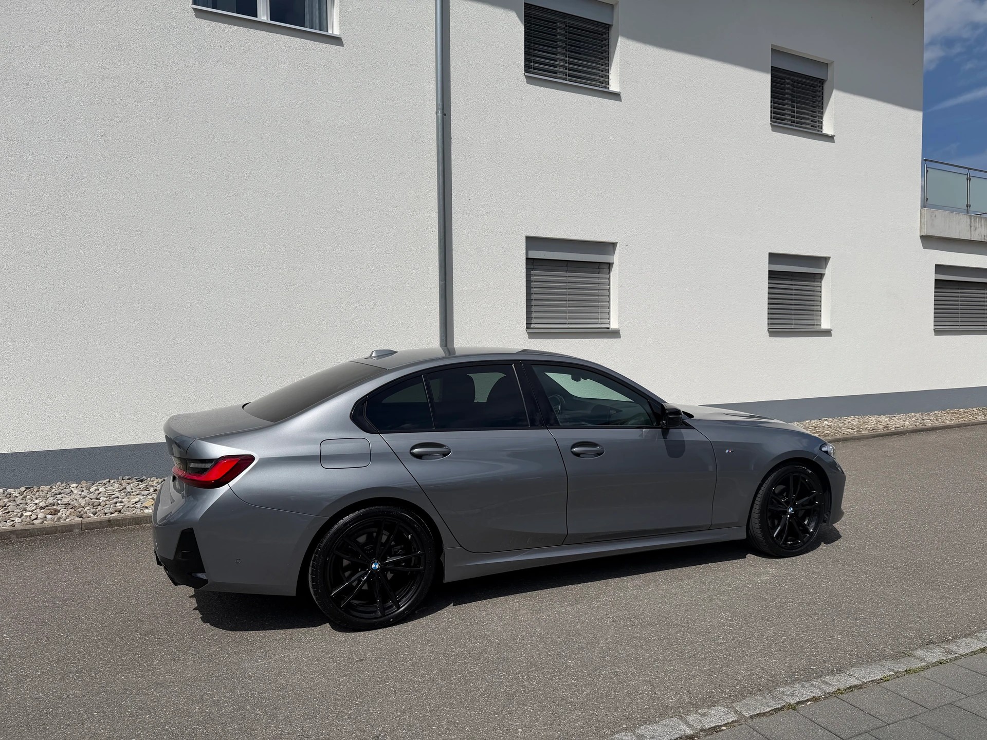 BMW 320d xDrive 48V Steptronic M Sport-image-4