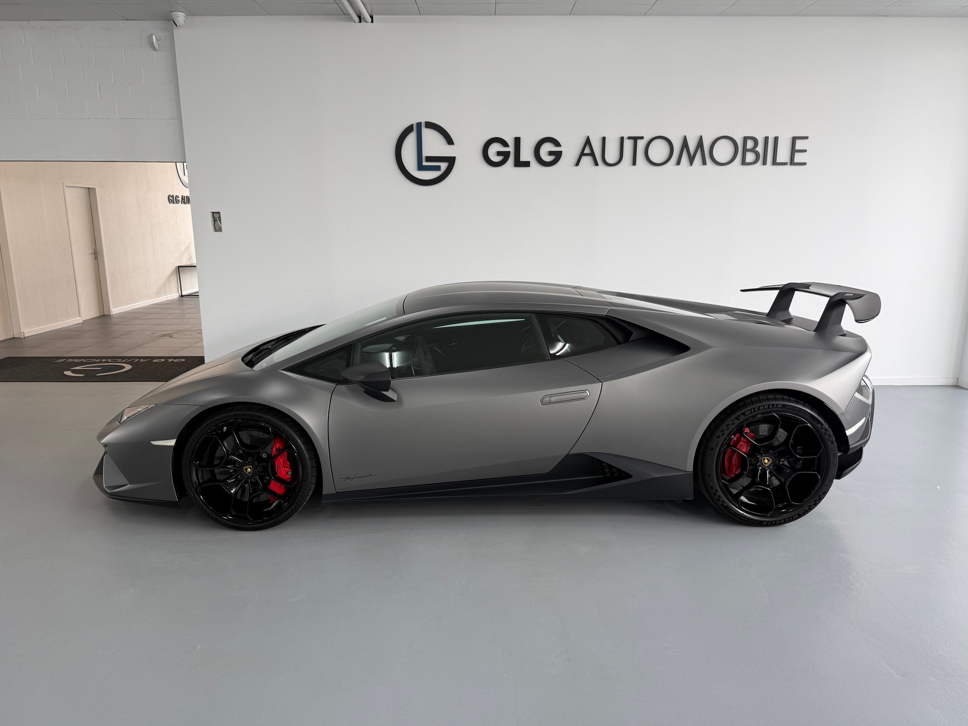 LAMBORGHINI Huracan LP640-4 Coupé Performante DCT-showroom-element-1