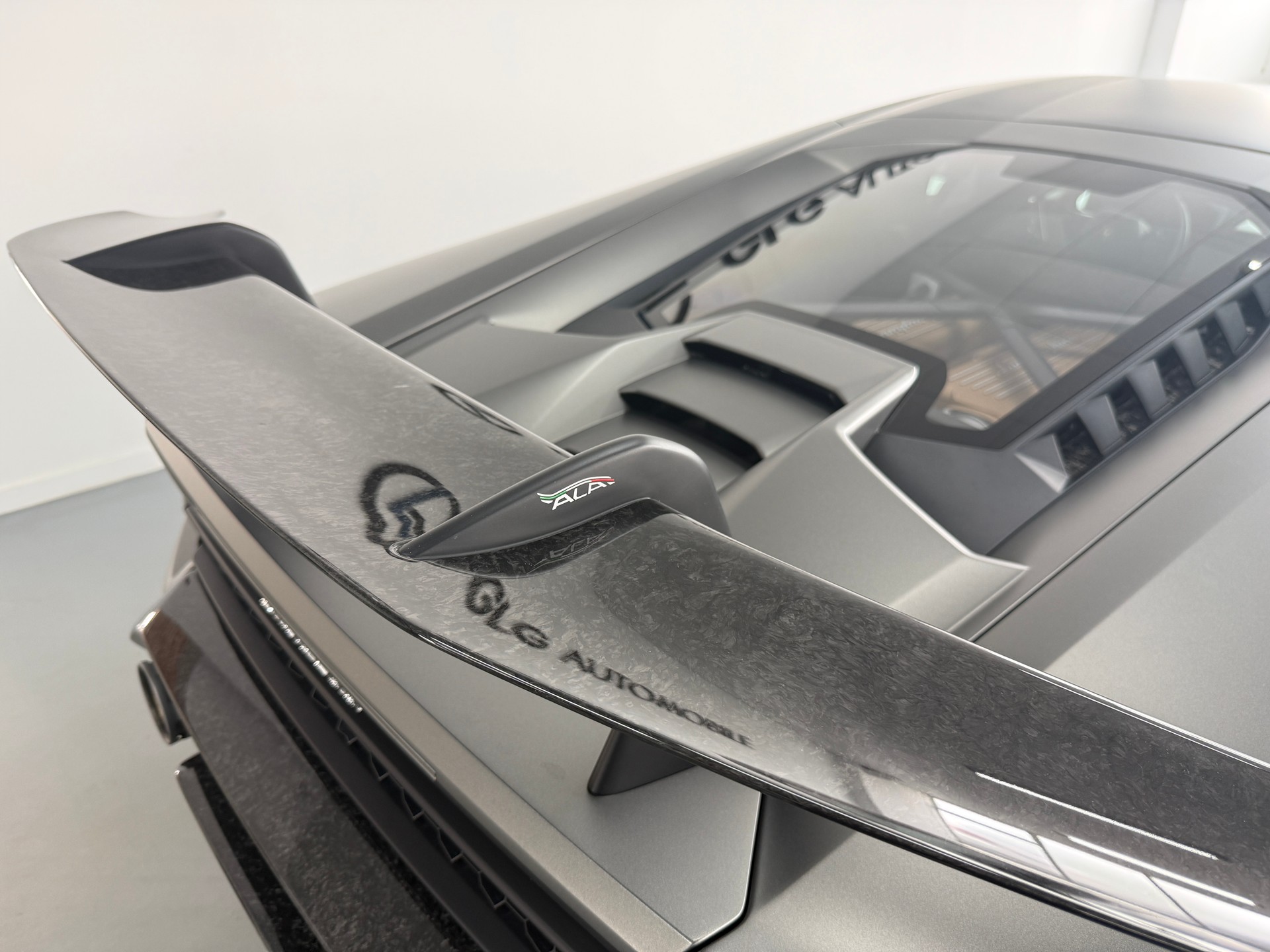 LAMBORGHINI Huracan LP640-4 Coupé Performante DCT-image-8