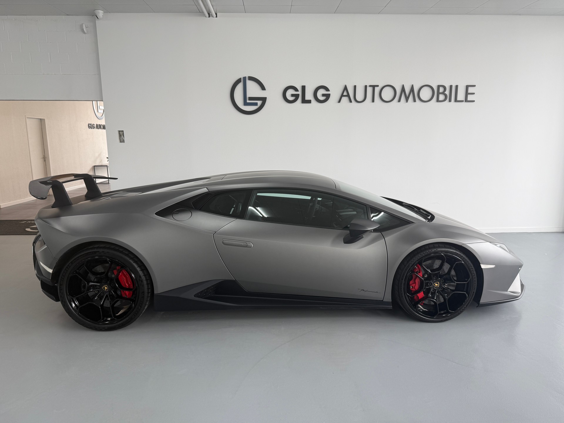 LAMBORGHINI Huracan LP640-4 Coupé Performante DCT-image-4