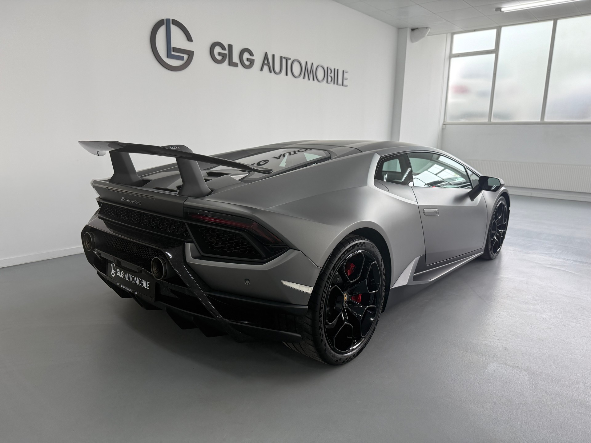 LAMBORGHINI Huracan LP640-4 Coupé Performante DCT-showroom-element-3