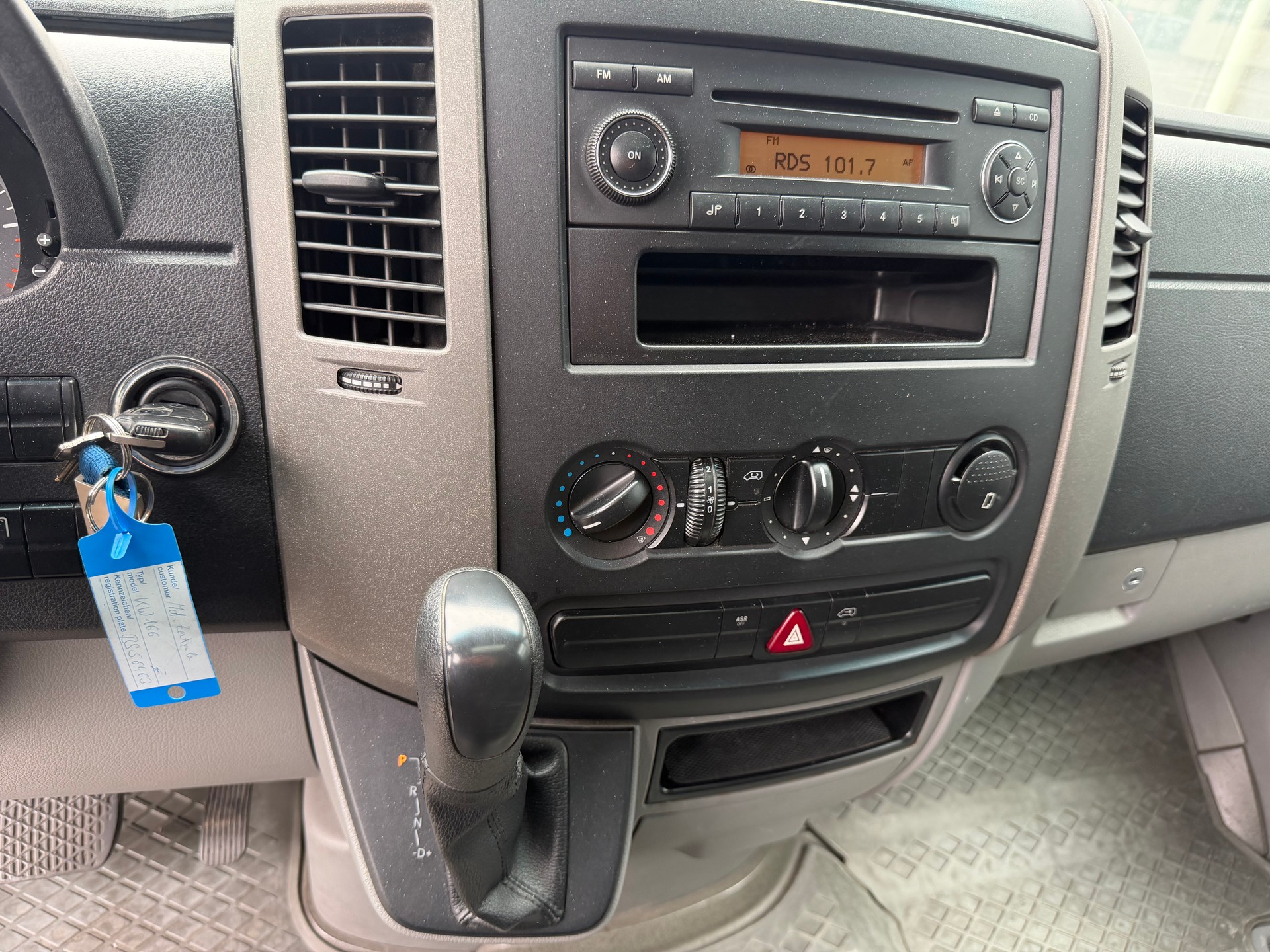 MERCEDES-BENZ Sprinter 315 CDI Standard-image-15