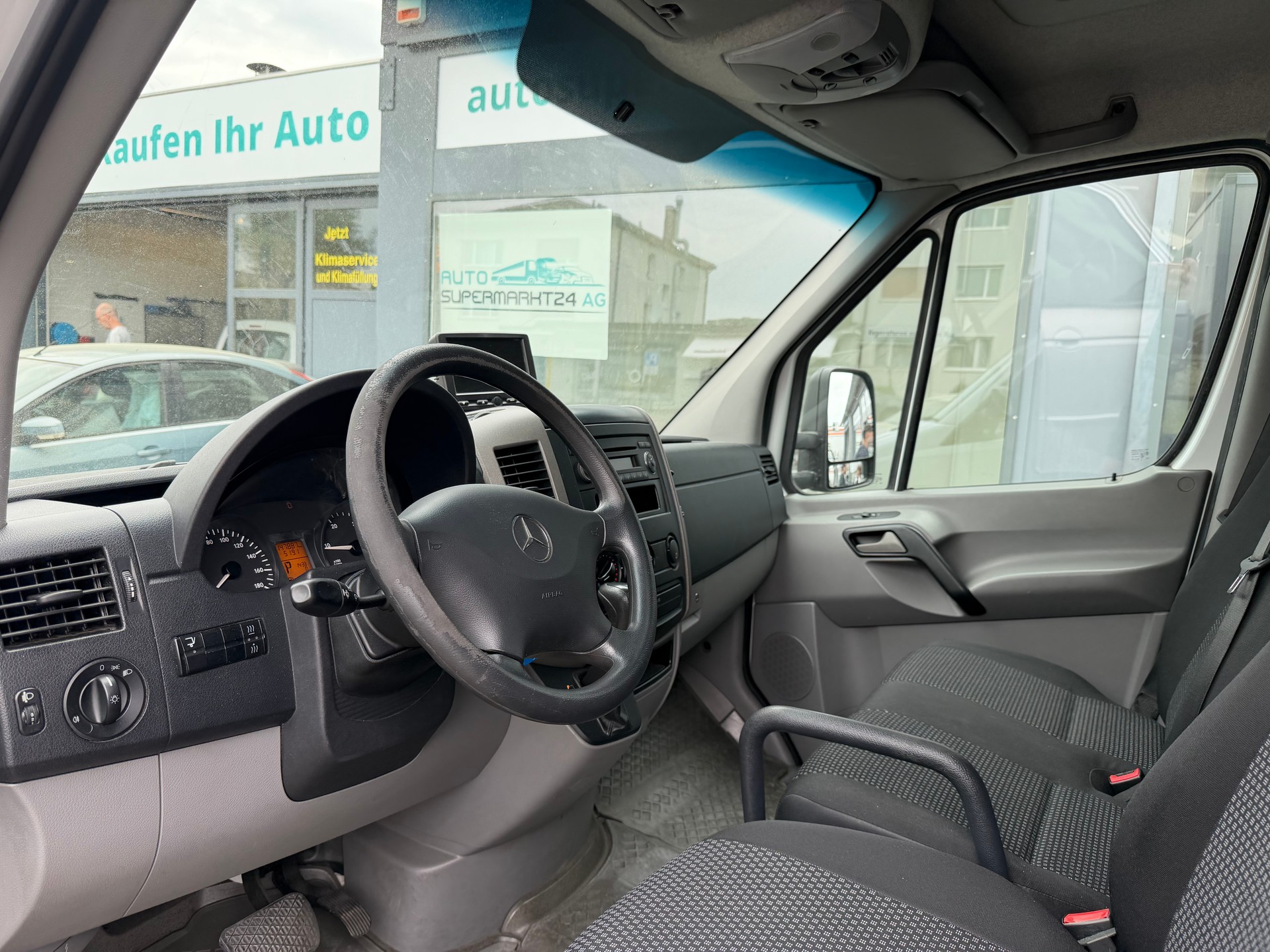 MERCEDES-BENZ Sprinter 315 CDI Standard-image-13