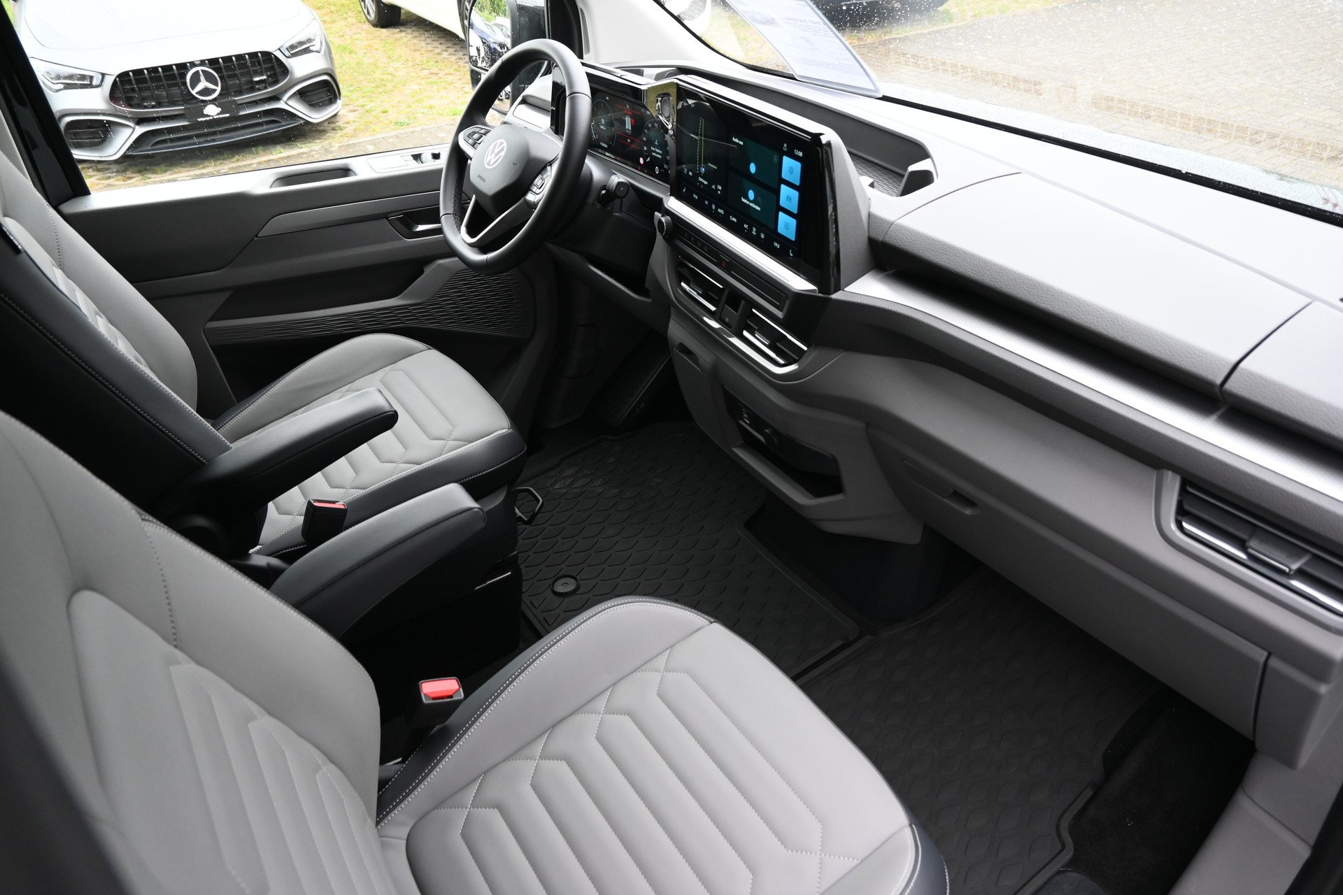 VW Caravelle 2.0 TDI Style LWB Automat 8-Plätzer 170PS + AHK 2500kg + Standheizung-image-14