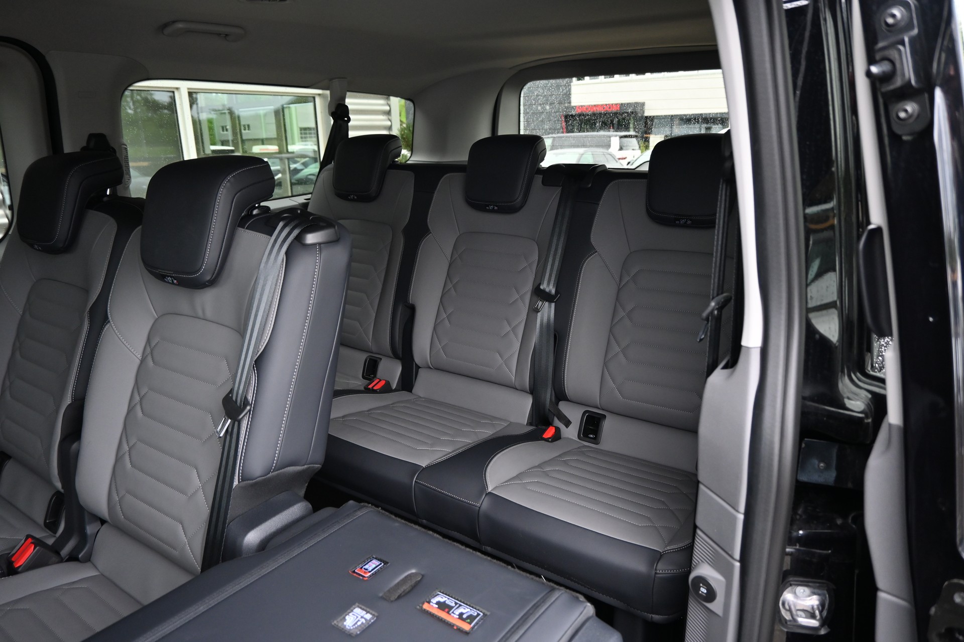 VW Caravelle 2.0 TDI Style LWB Automat 8-Plätzer 170PS + AHK 2500kg + Standheizung-image-16