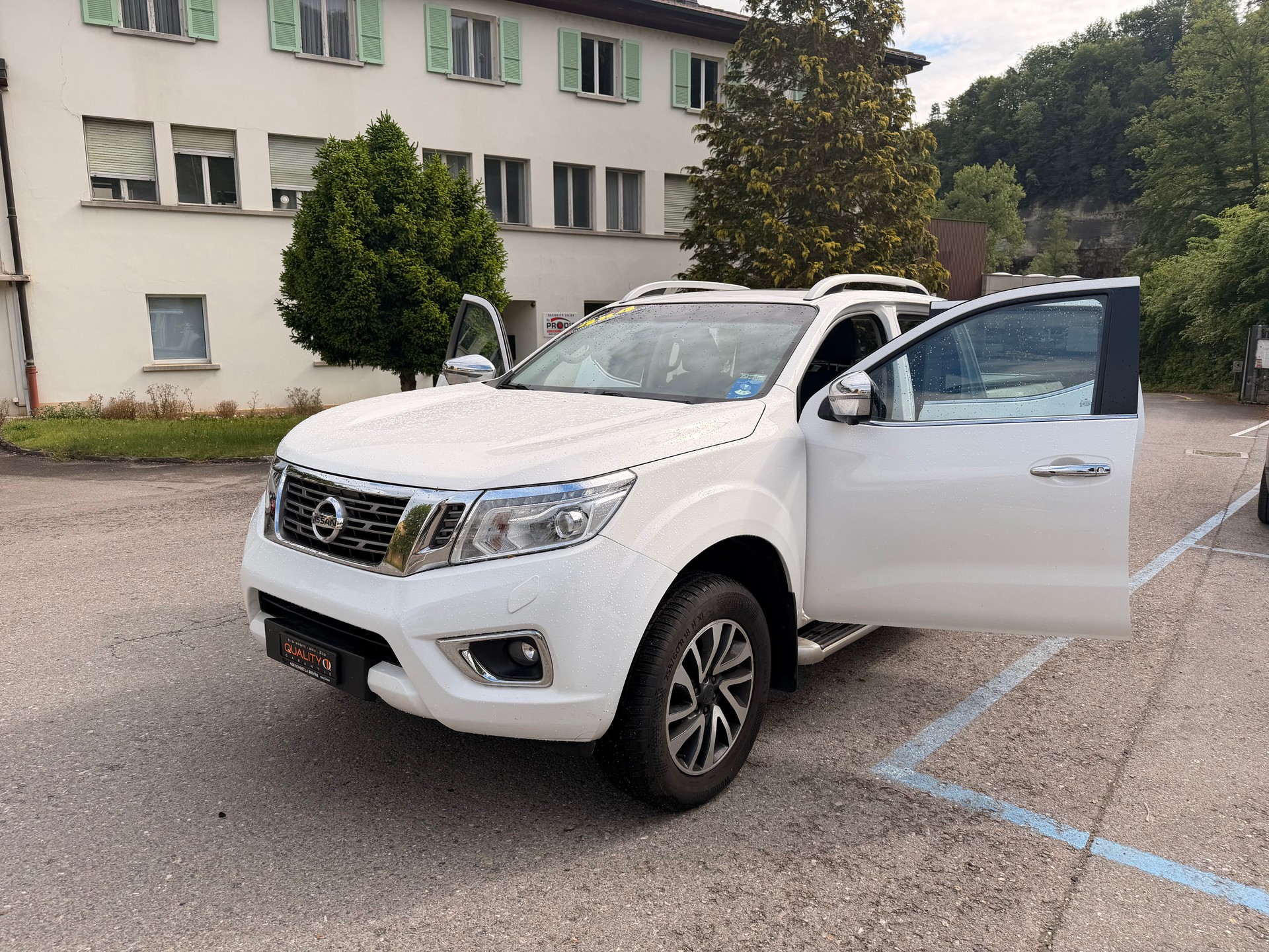 NISSAN Navara Double Cab N-Connecta 2.3 dCi 4WD Automatic-image-14